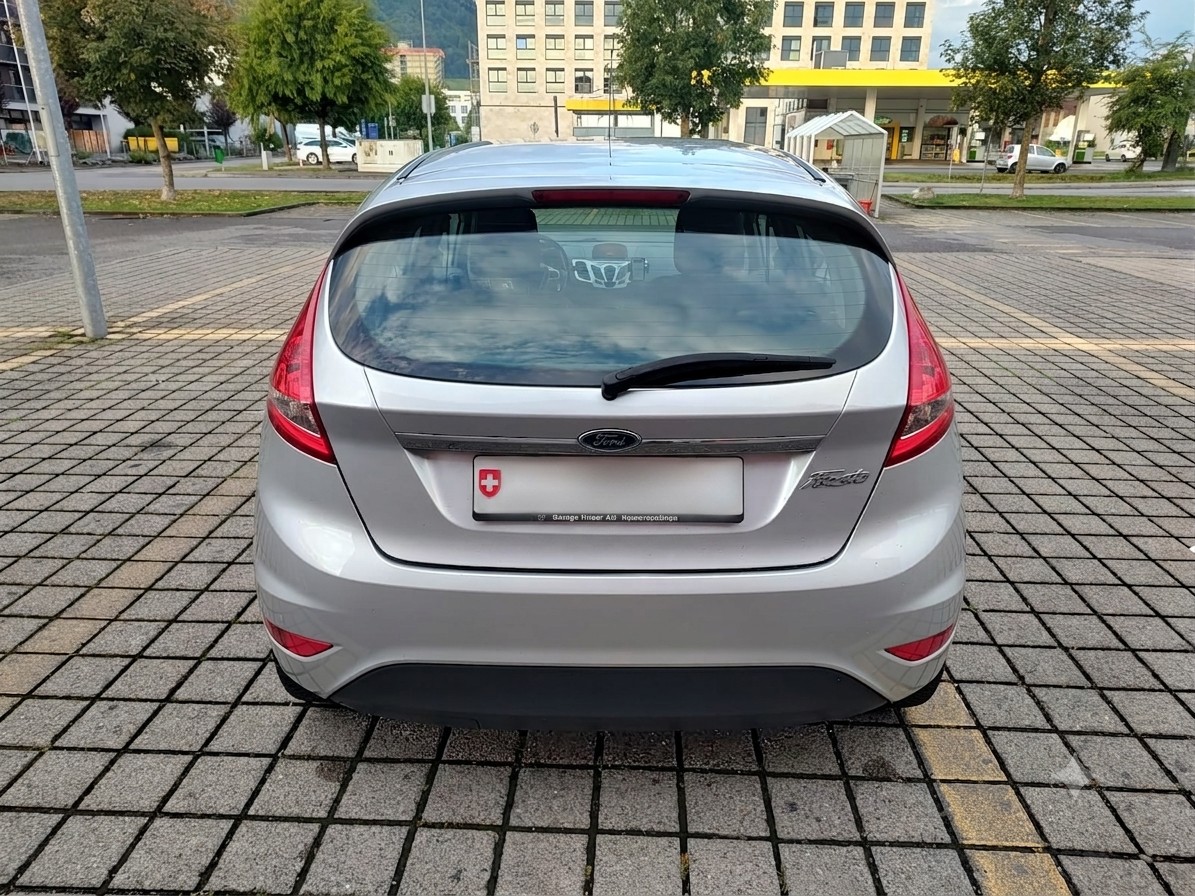 FORD 1.6 16V Titanium-image-1