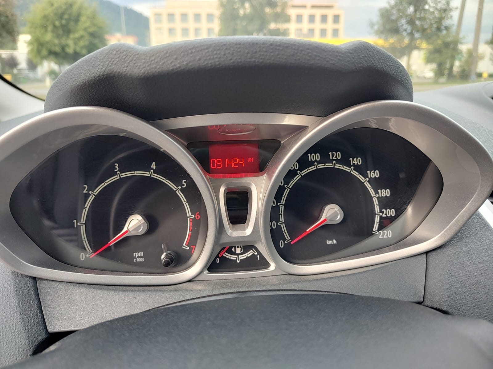 FORD 1.6 16V Titanium-image-4