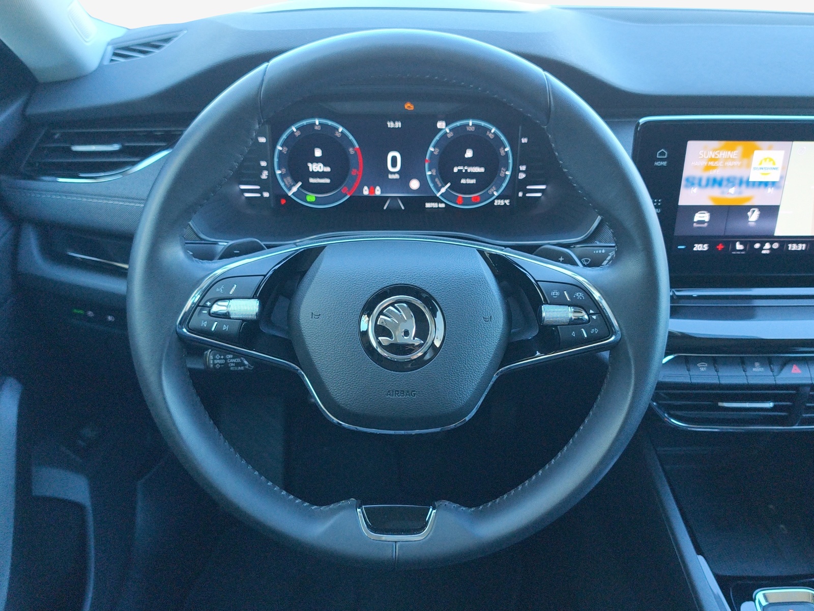 SKODA Octavia Combi 1.5 TSI mHEV DSG Style-image-9