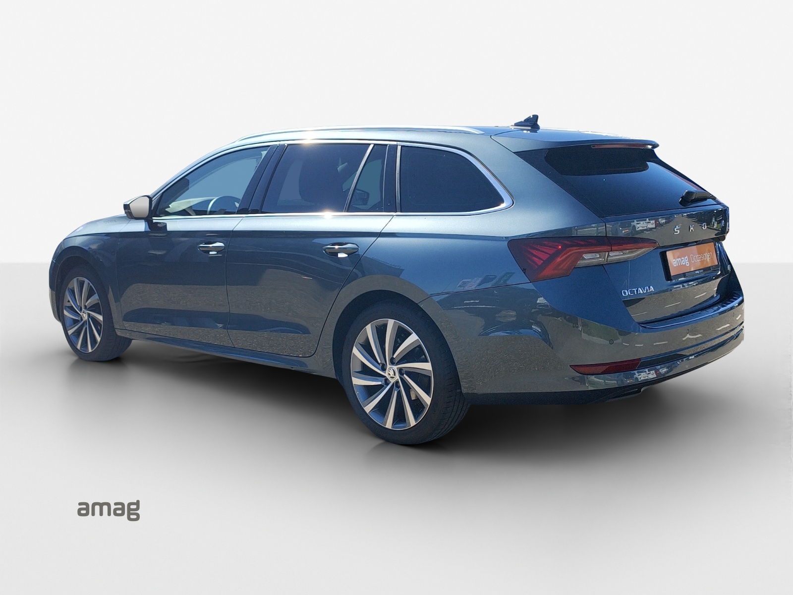 SKODA Octavia Combi 1.5 TSI mHEV DSG Style-image-2