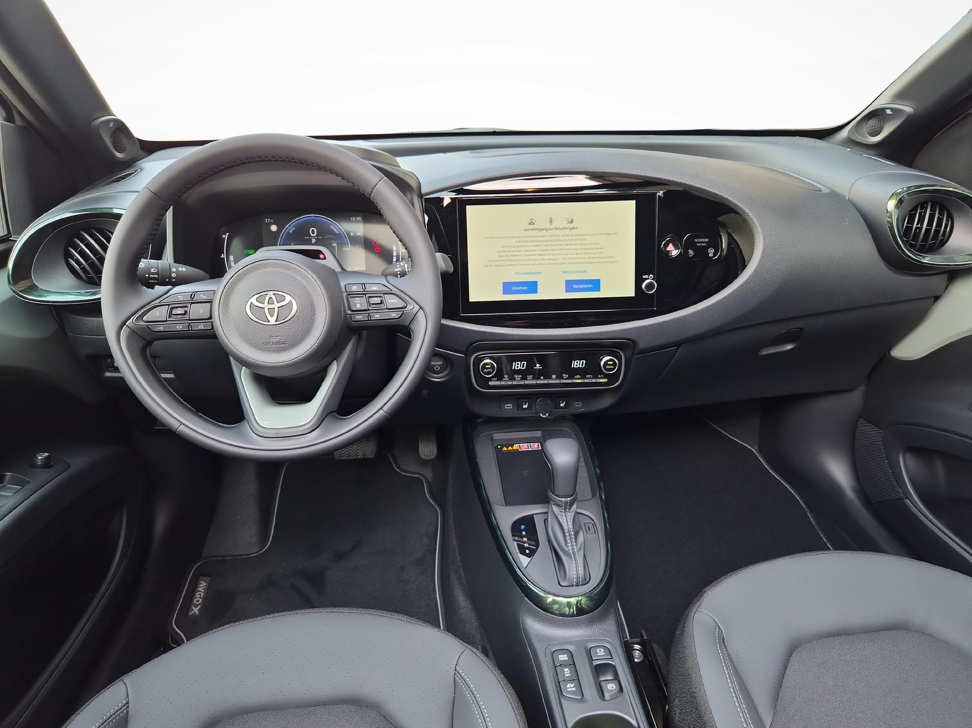 TOYOTA Aygo X 1.5 VVT-i HSD Style-image-8