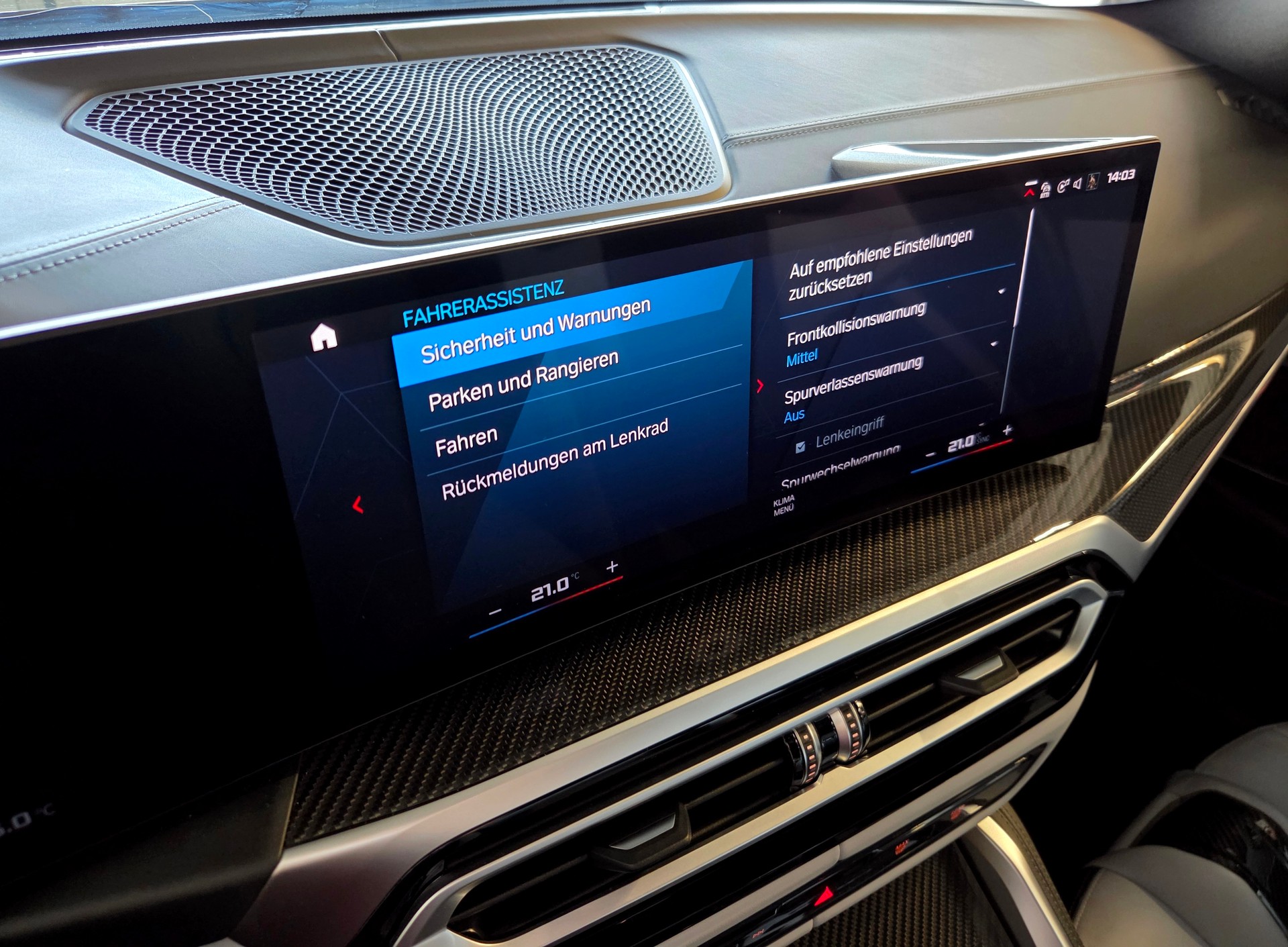 BMW M3 Competition xDrive-image-18
