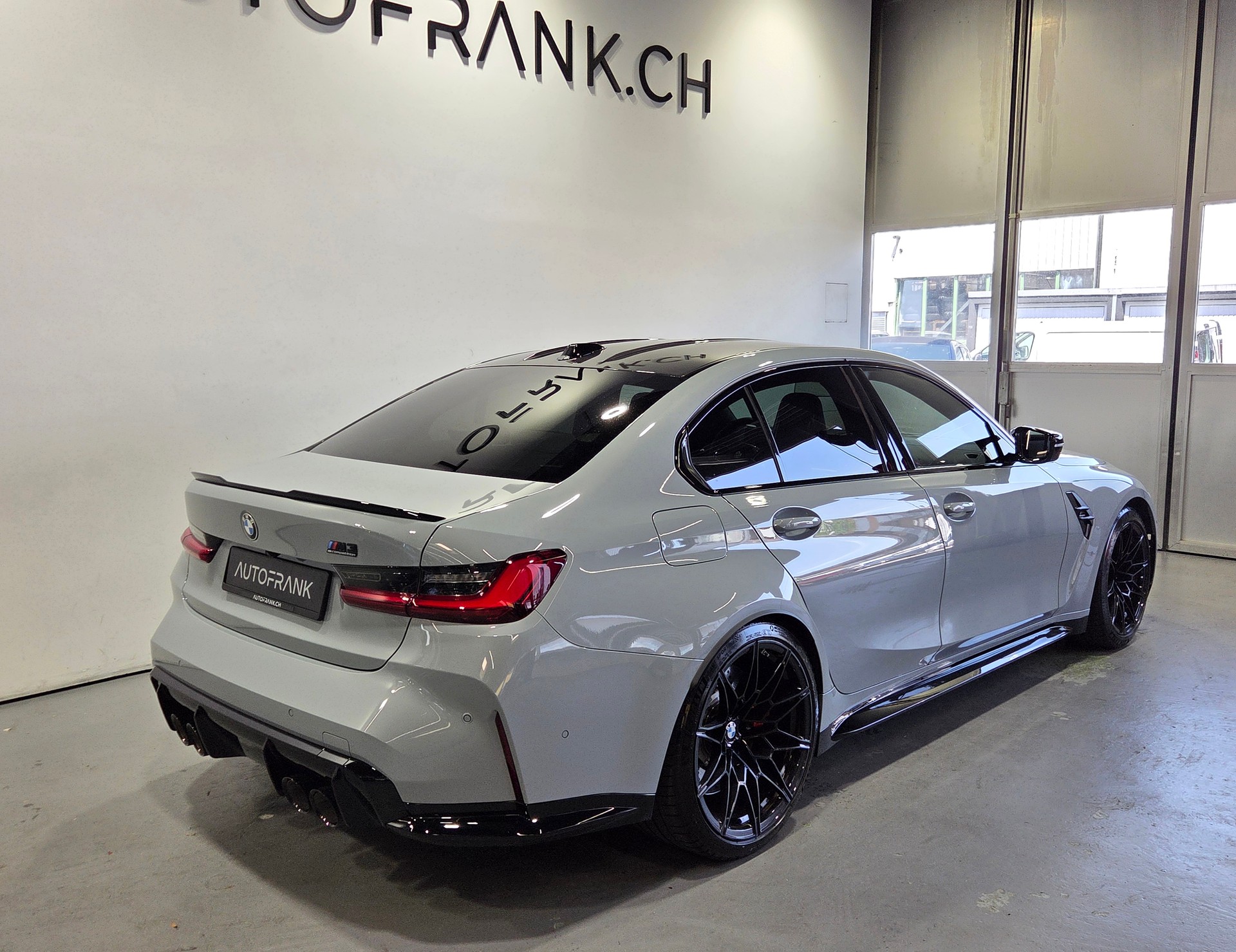 BMW M3 Competition xDrive-image-15