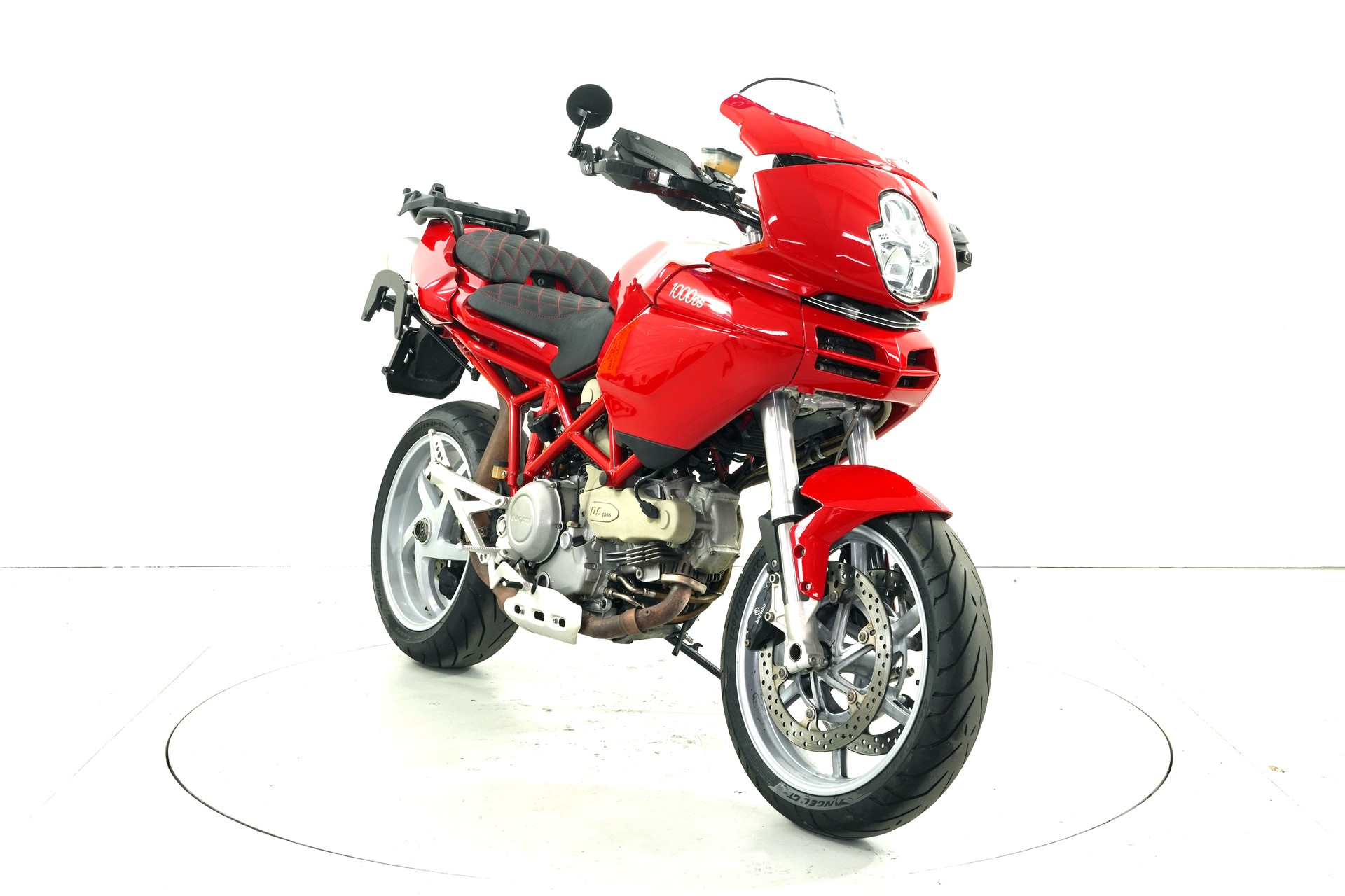 DUCATI Multistrada 1000-showroom-element-1