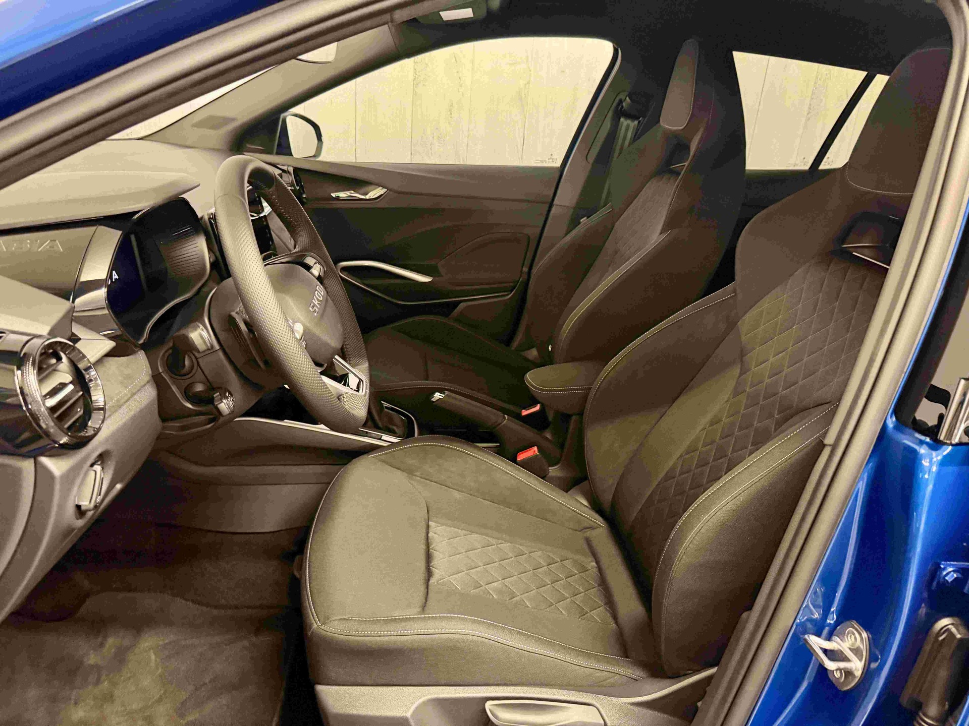 SKODA Fabia 1.0 TSI Dynamic DSG-image-5
