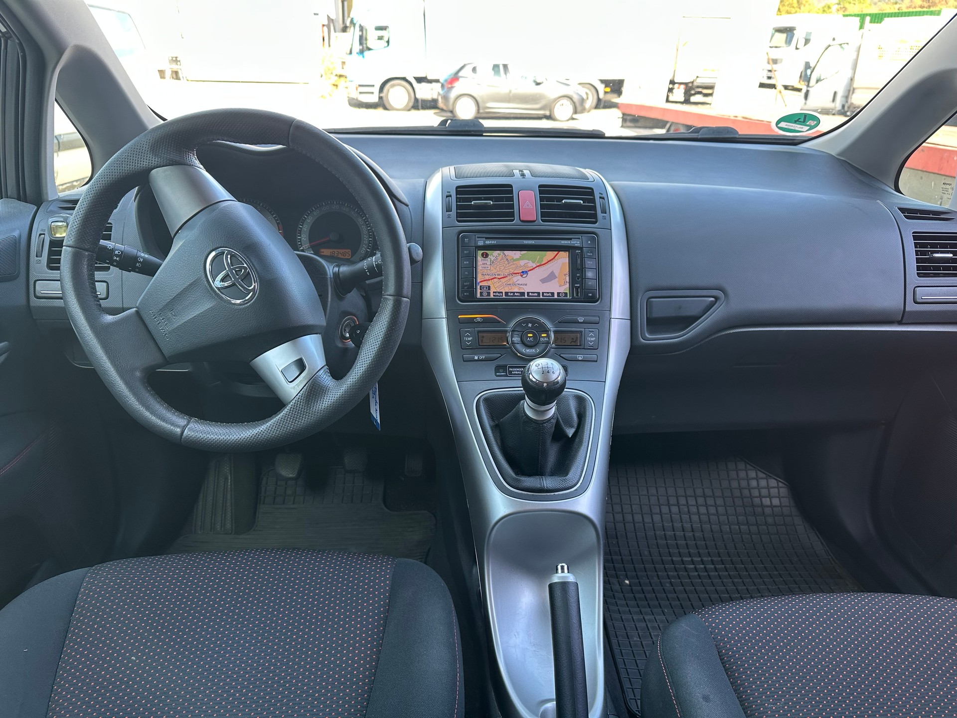 TOYOTA Auris 1.4 Linea Luna-image-5