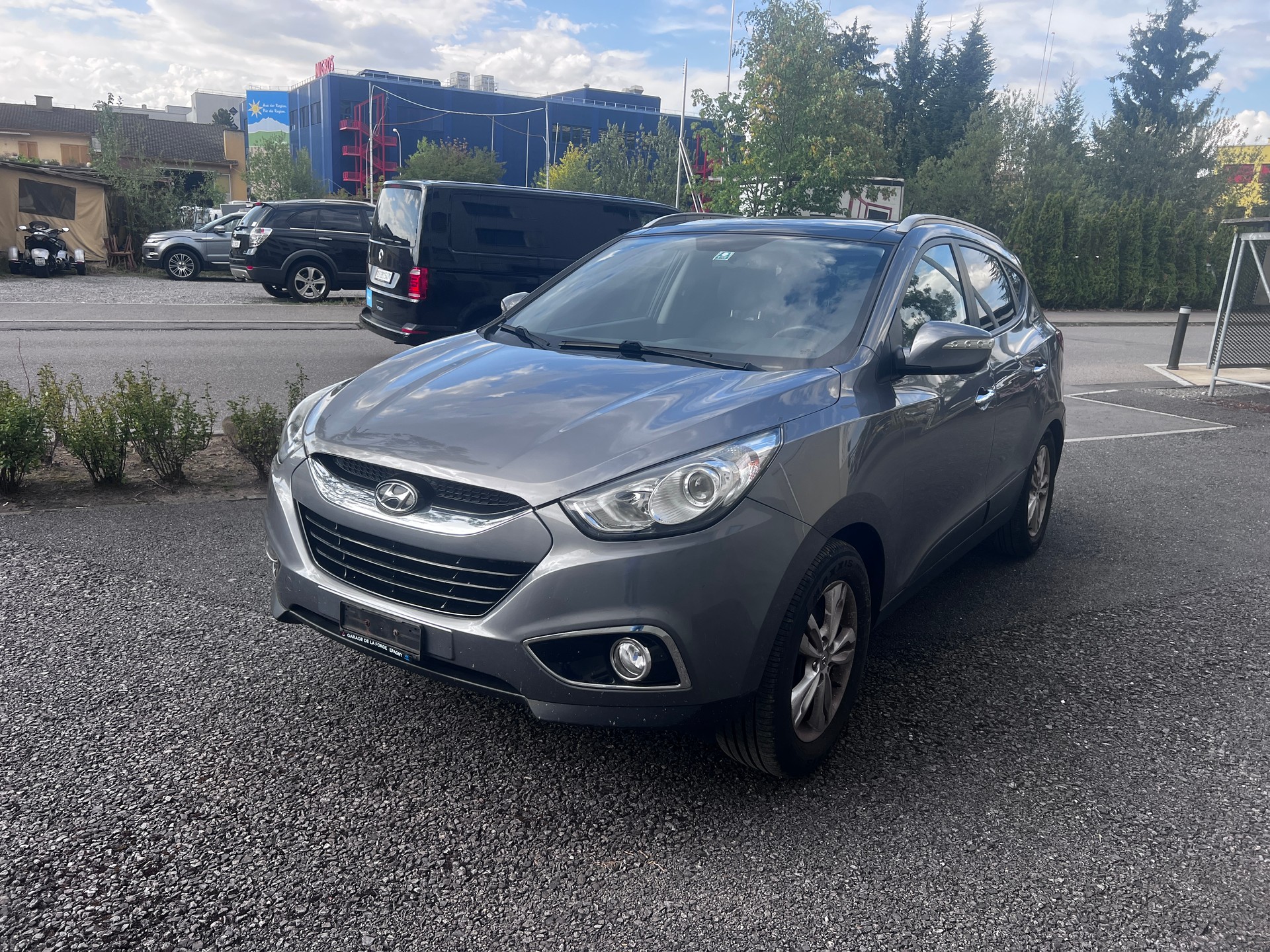 HYUNDAI iX 35 2.0 CRDi Premium 4WD Automatic-image-2