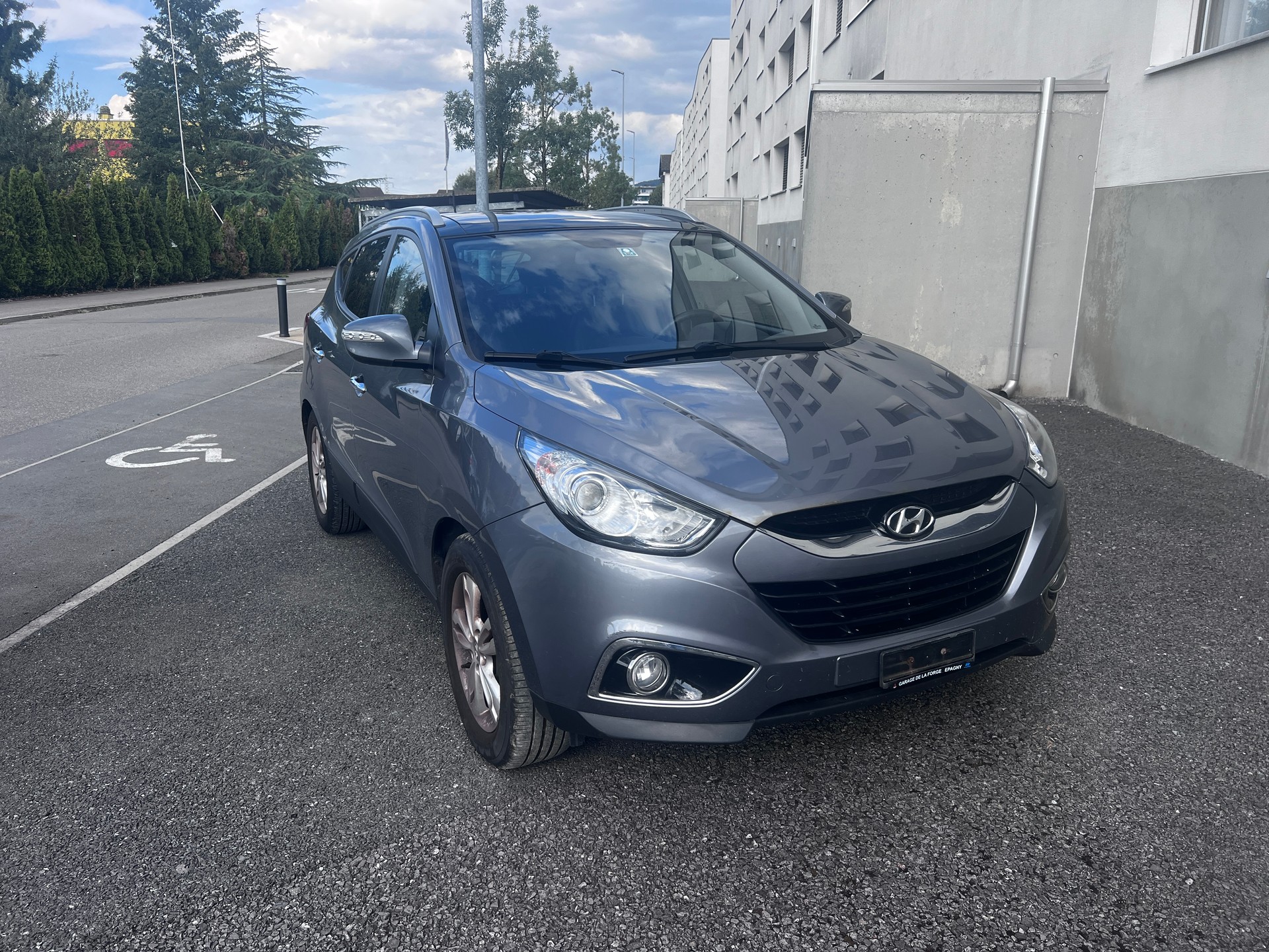 HYUNDAI iX 35 2.0 CRDi Premium 4WD Automatic-image-1