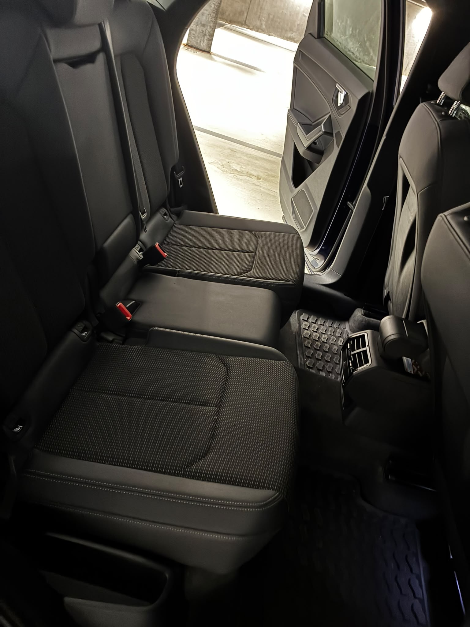 AUDI 2.0 40 TFSI S line quattro S-Tronic-image-3