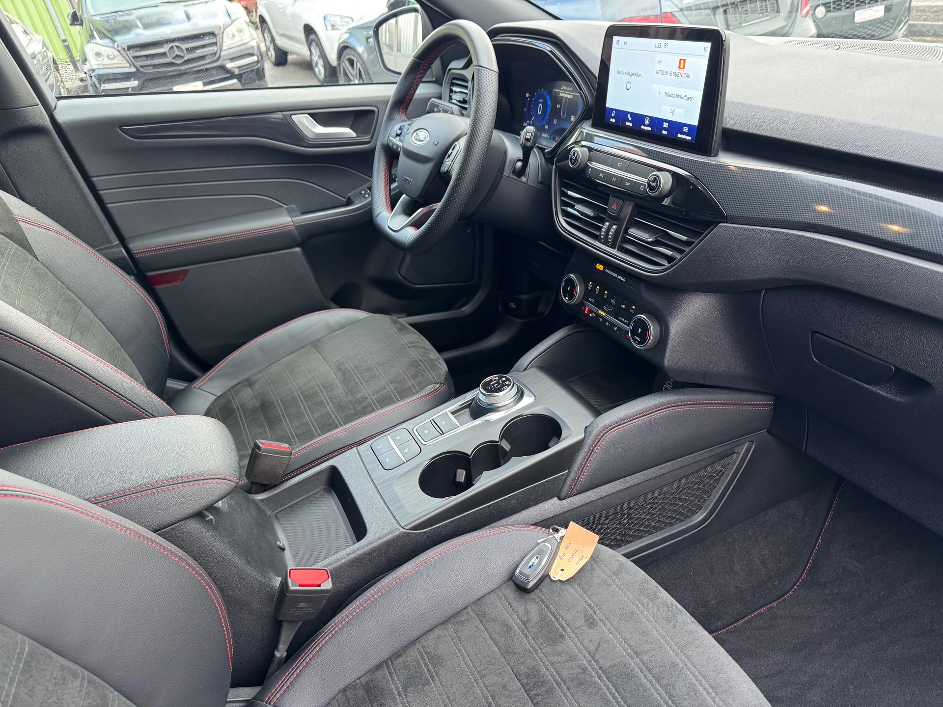 FORD Kuga 2.5 FHEV ST-Line X 4WD-image-13