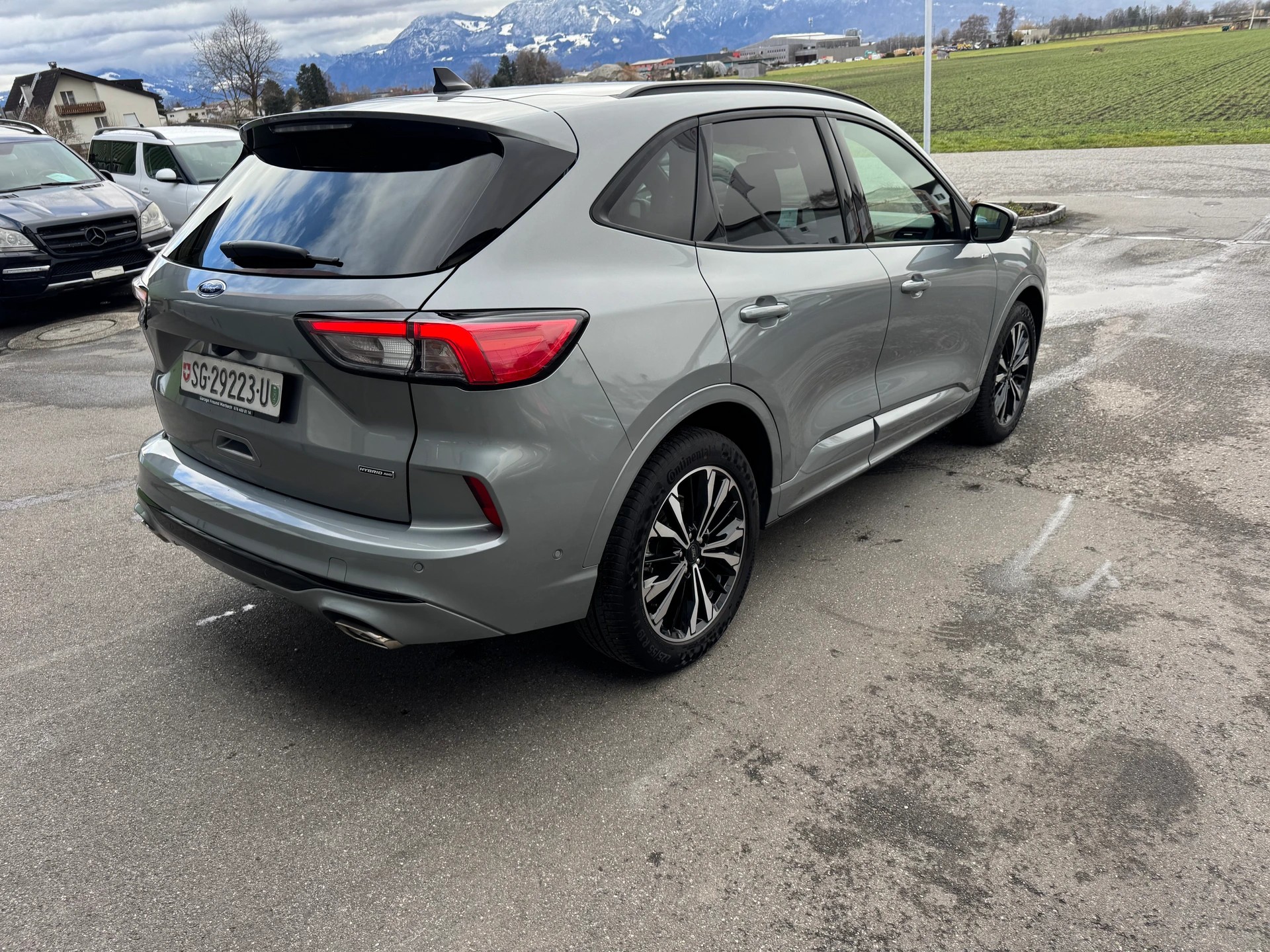 FORD Kuga 2.5 FHEV ST-Line X 4WD-image-9