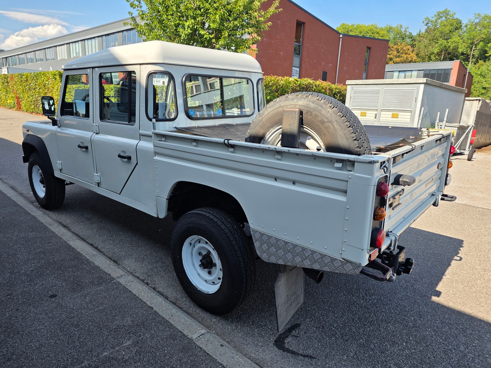 LAND ROVER Defender 130 2.5Td5-image-6
