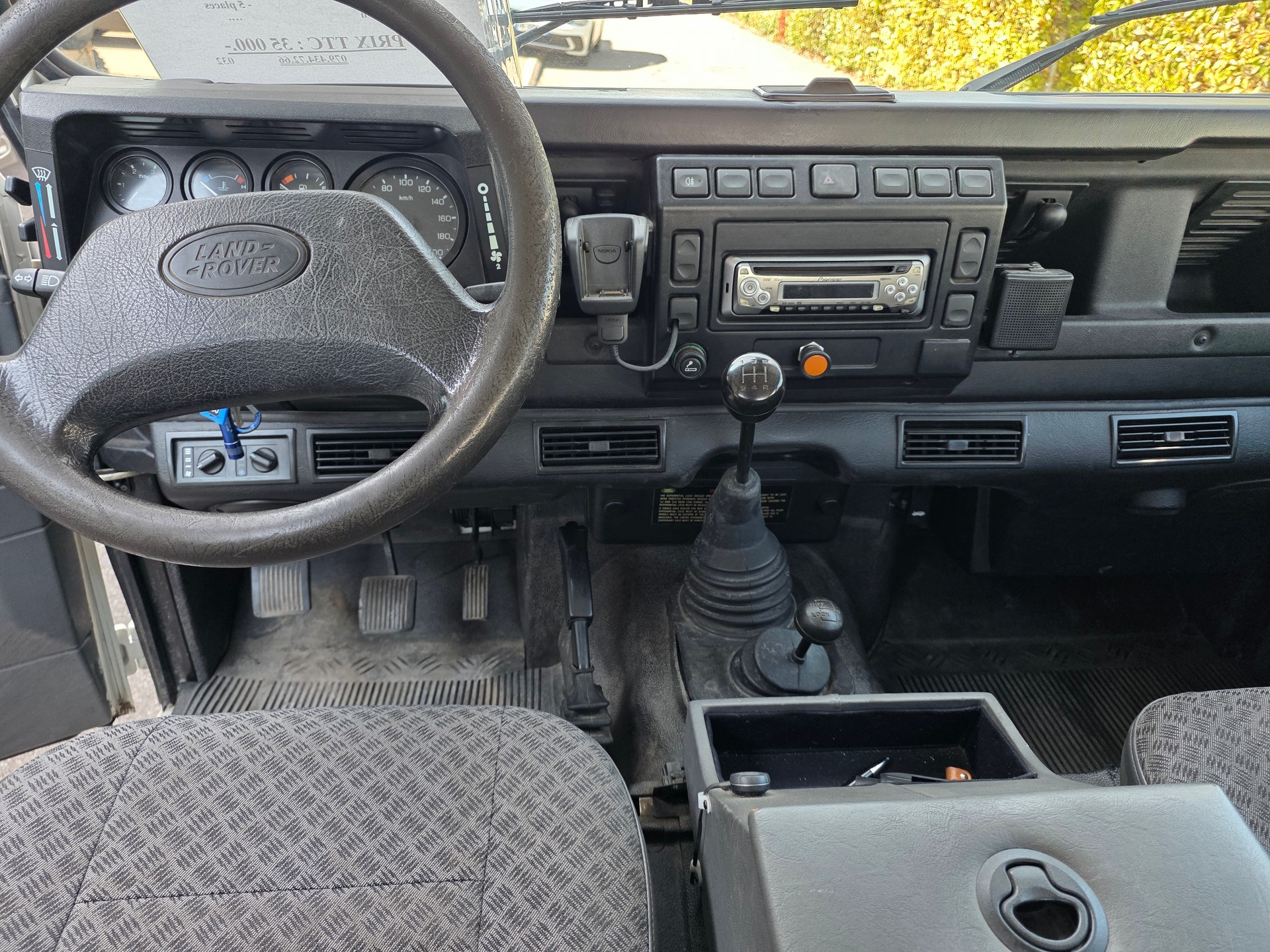 LAND ROVER Defender 130 2.5Td5-image-10