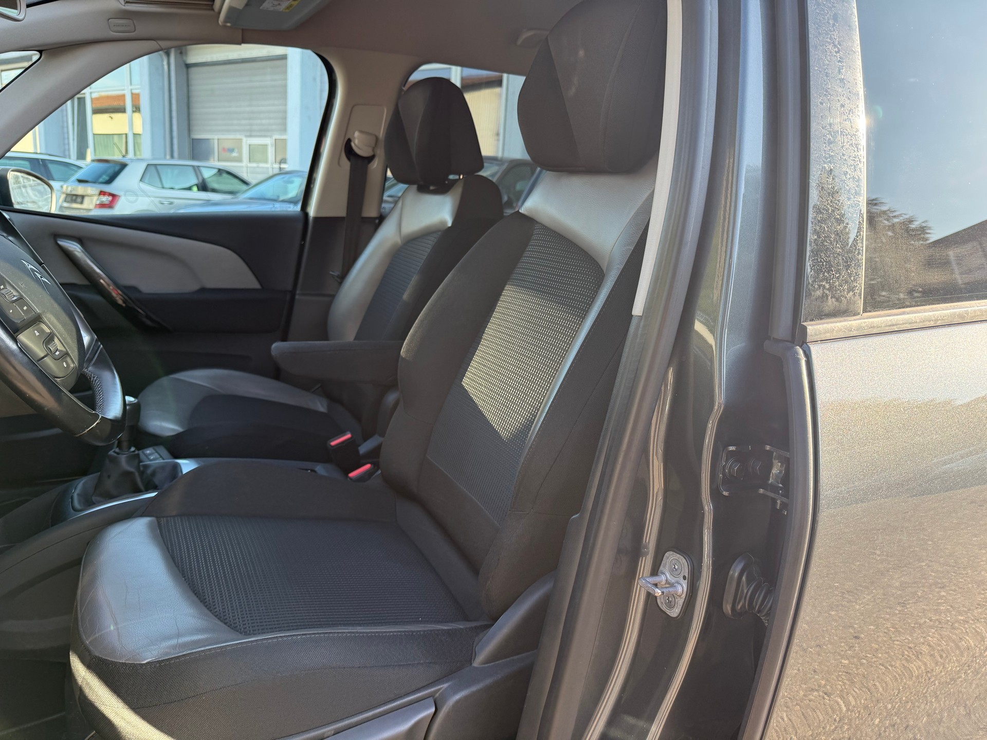CITROEN Grand C4 Picasso 1.2 Pure Tech Feel Edition-image-9