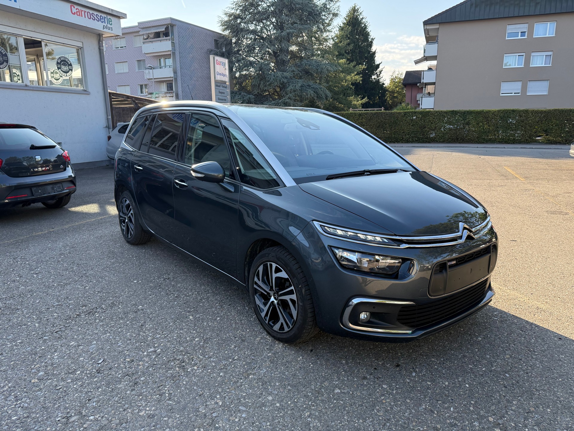 CITROEN Grand C4 Picasso 1.2 Pure Tech Feel Edition-image-1