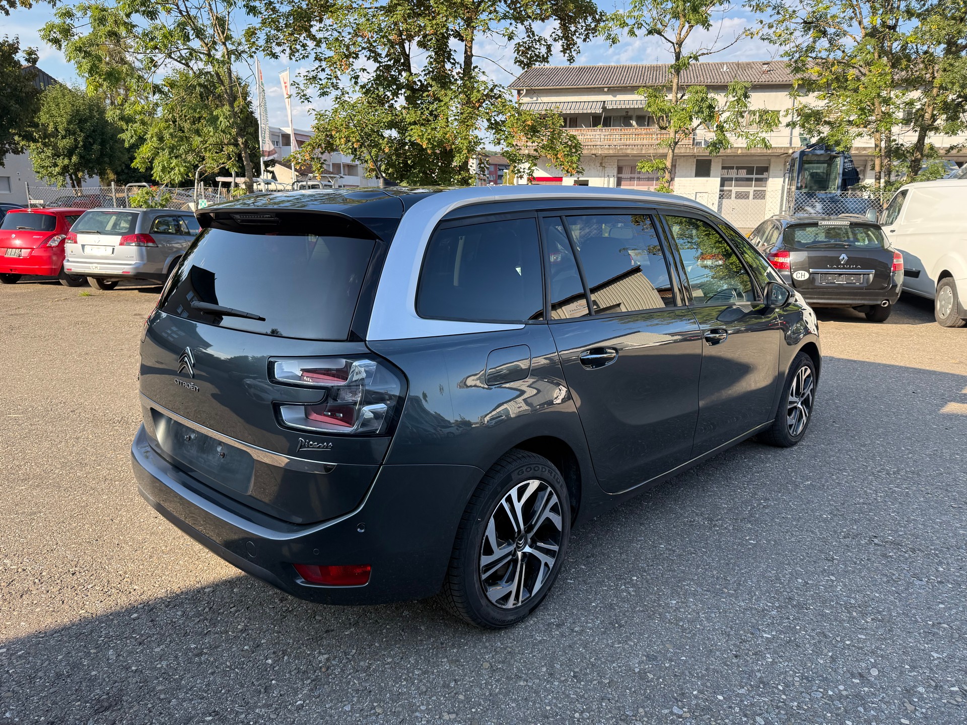CITROEN Grand C4 Picasso 1.2 Pure Tech Feel Edition-image-3