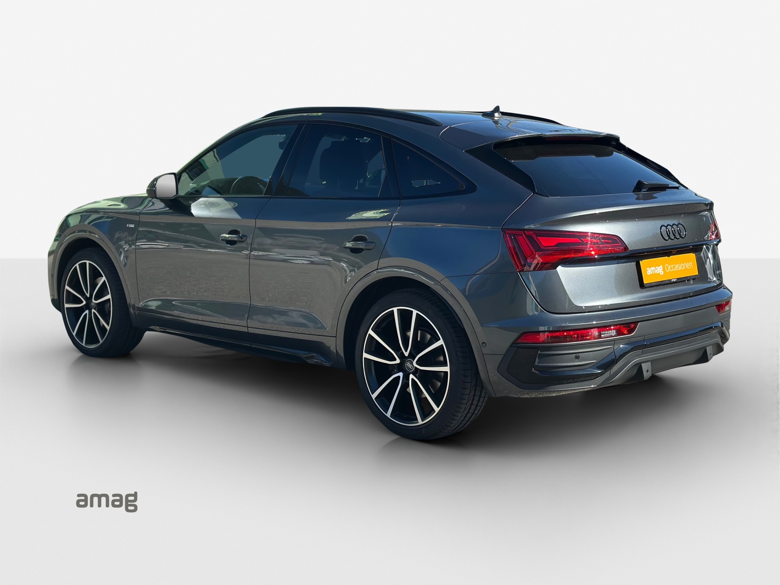 AUDI Q5 Sportback 40 TDI Blackedition quattro S-tronic-image-2