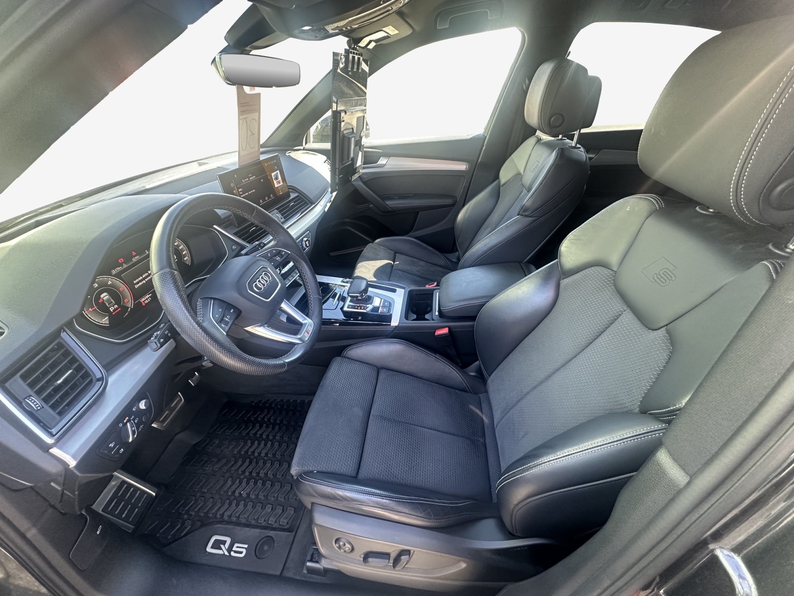 AUDI Q5 Sportback 40 TDI Blackedition quattro S-tronic-image-7