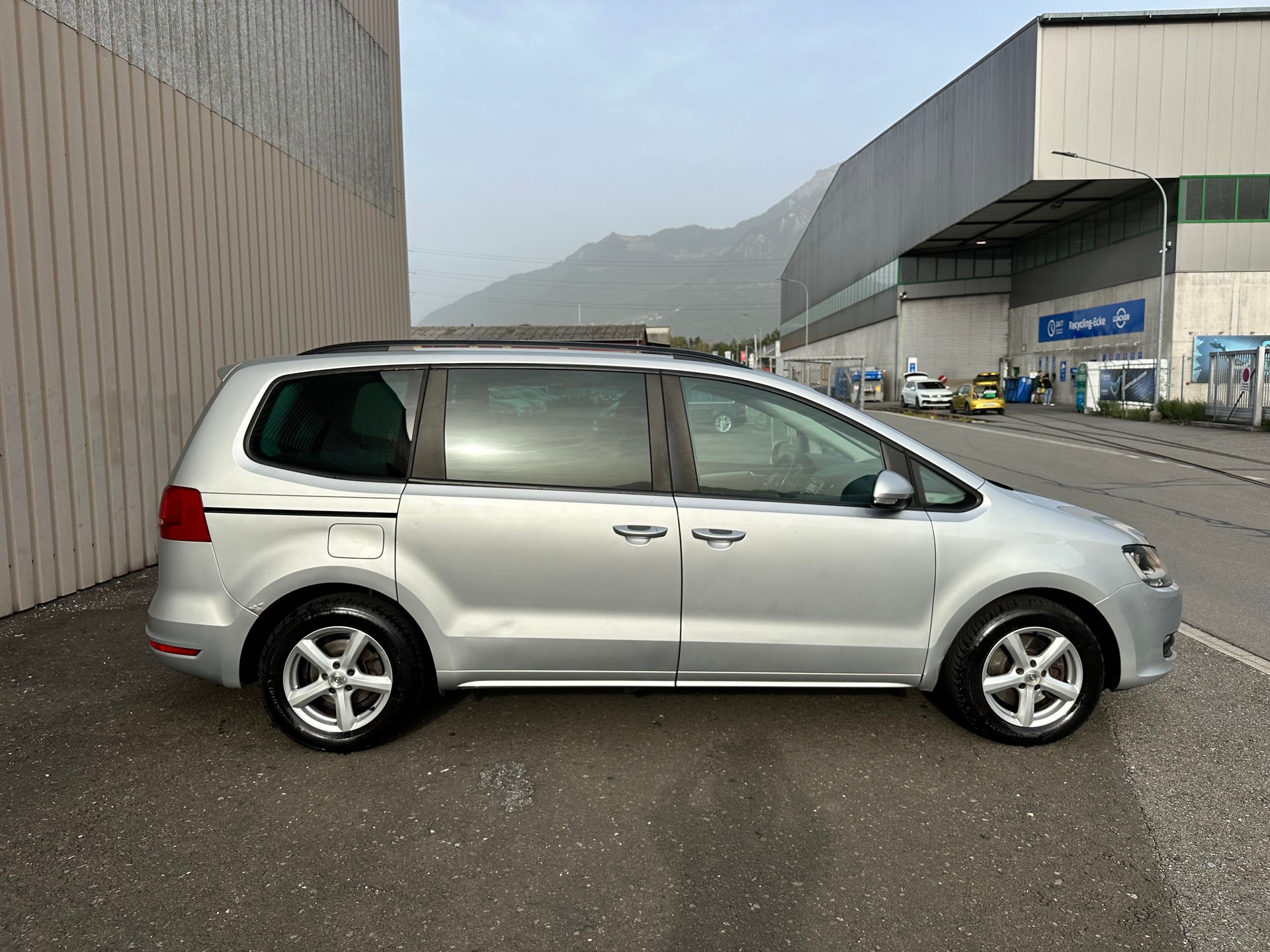 VW Sharan 2.0 TDI BMT Design 4Motion-image-8