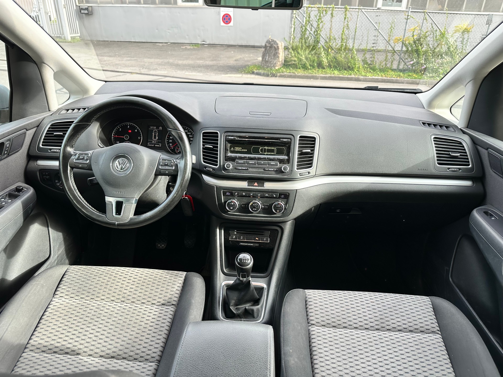 VW Sharan 2.0 TDI BMT Design 4Motion-image-10