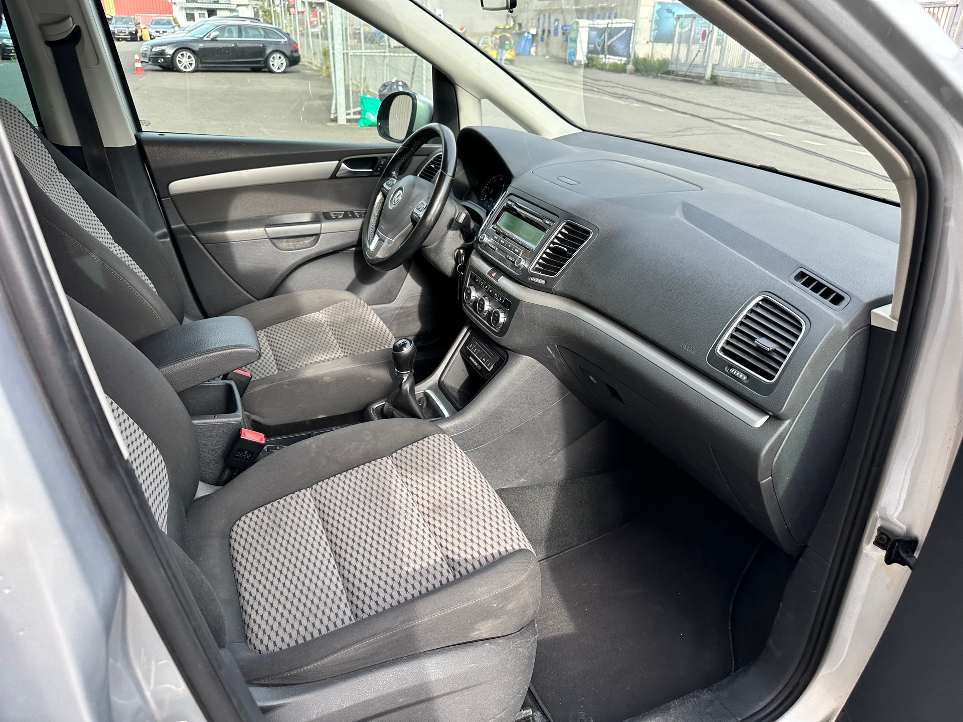VW Sharan 2.0 TDI BMT Design 4Motion-image-15