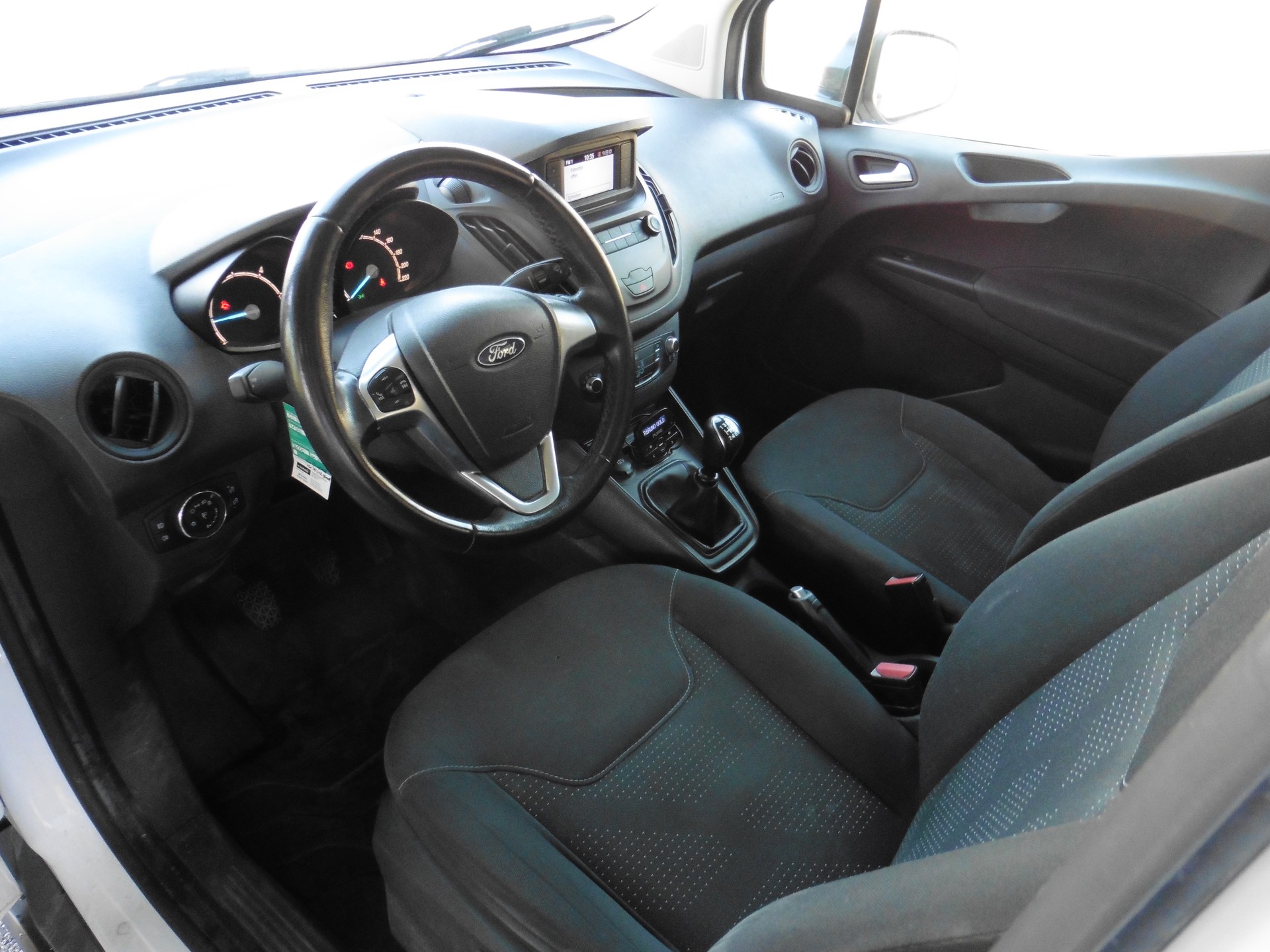 FORD Transit Courier Van 1.5 TDCi Trend-image-12