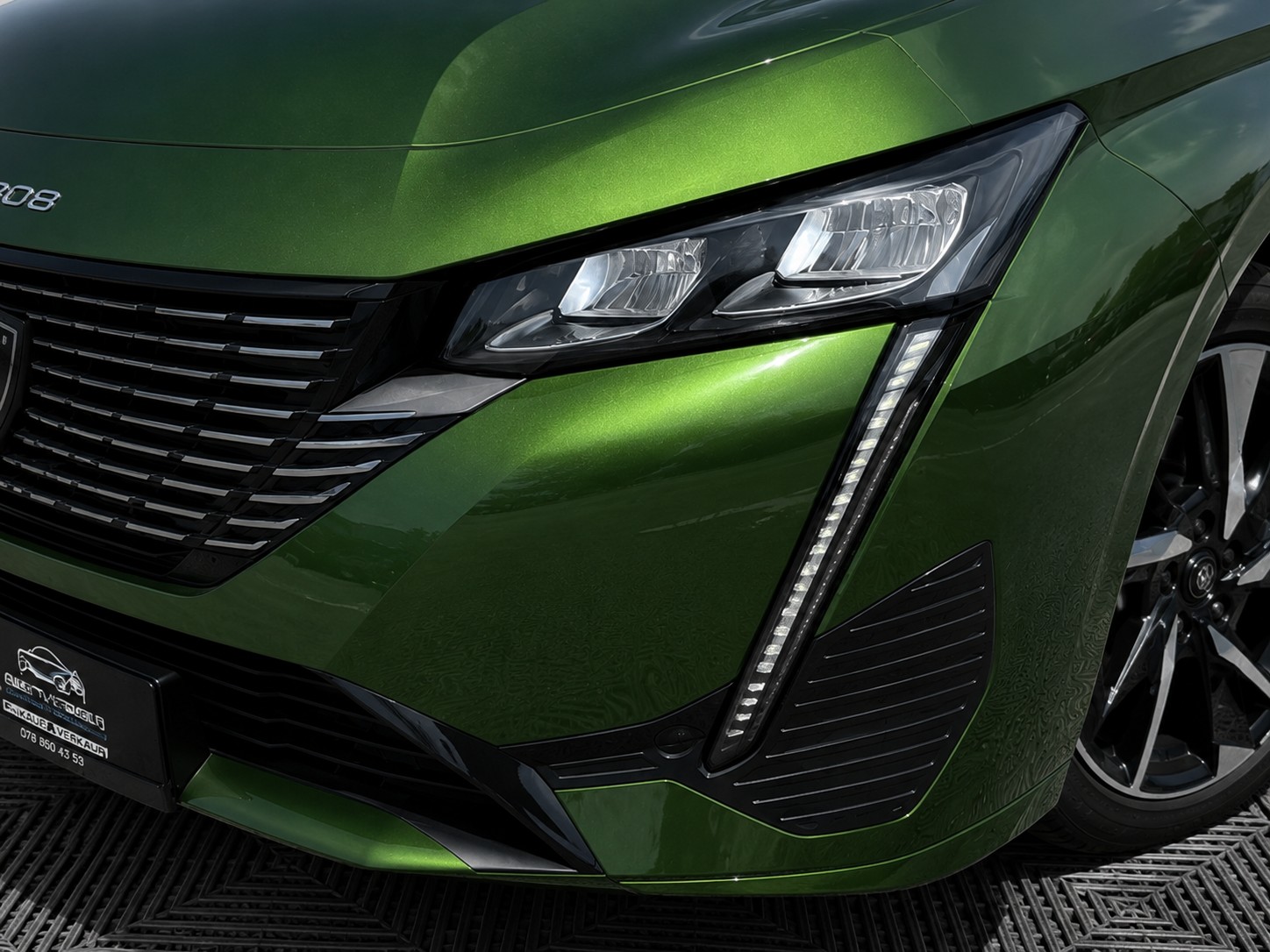 PEUGEOT 308 1.2 Pure Tech Allure EAT8-image-7