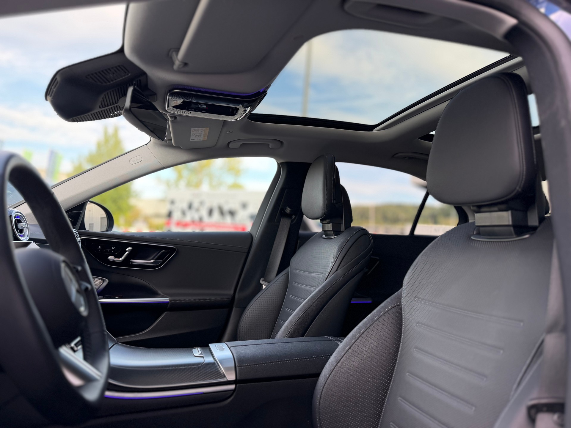 MERCEDES-BENZ C 300 AMG LIne 4 Matic-image-5