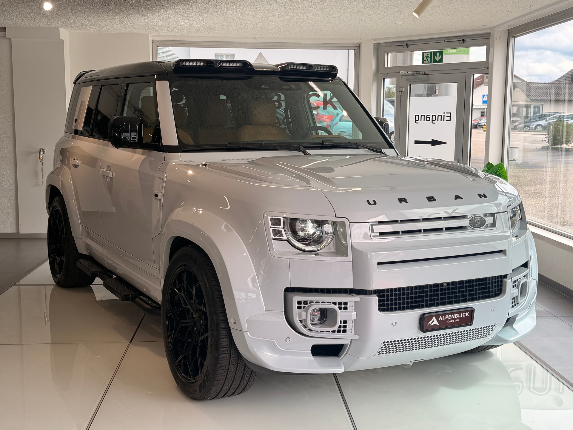 LAND ROVER Defender 110 525 V8 5.0 URBAN-EDITION-image-5