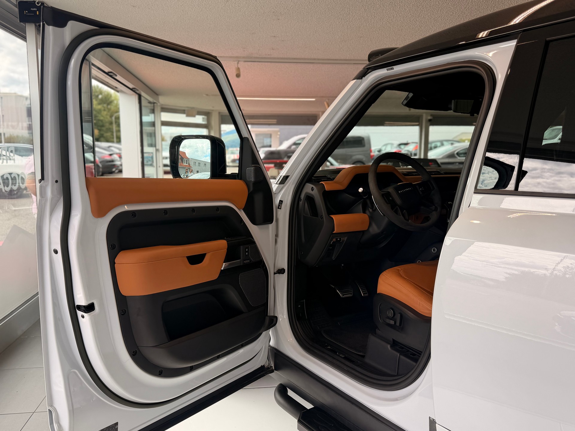 LAND ROVER Defender 110 525 V8 5.0 URBAN-EDITION-image-14