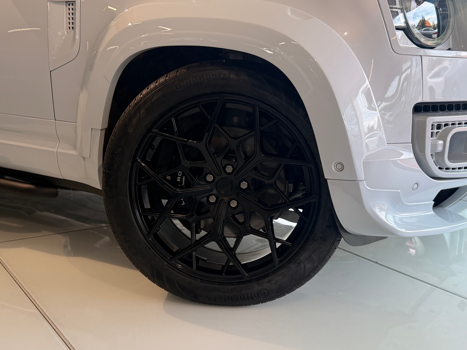 LAND ROVER Defender 110 525 V8 5.0 URBAN-EDITION-image-1