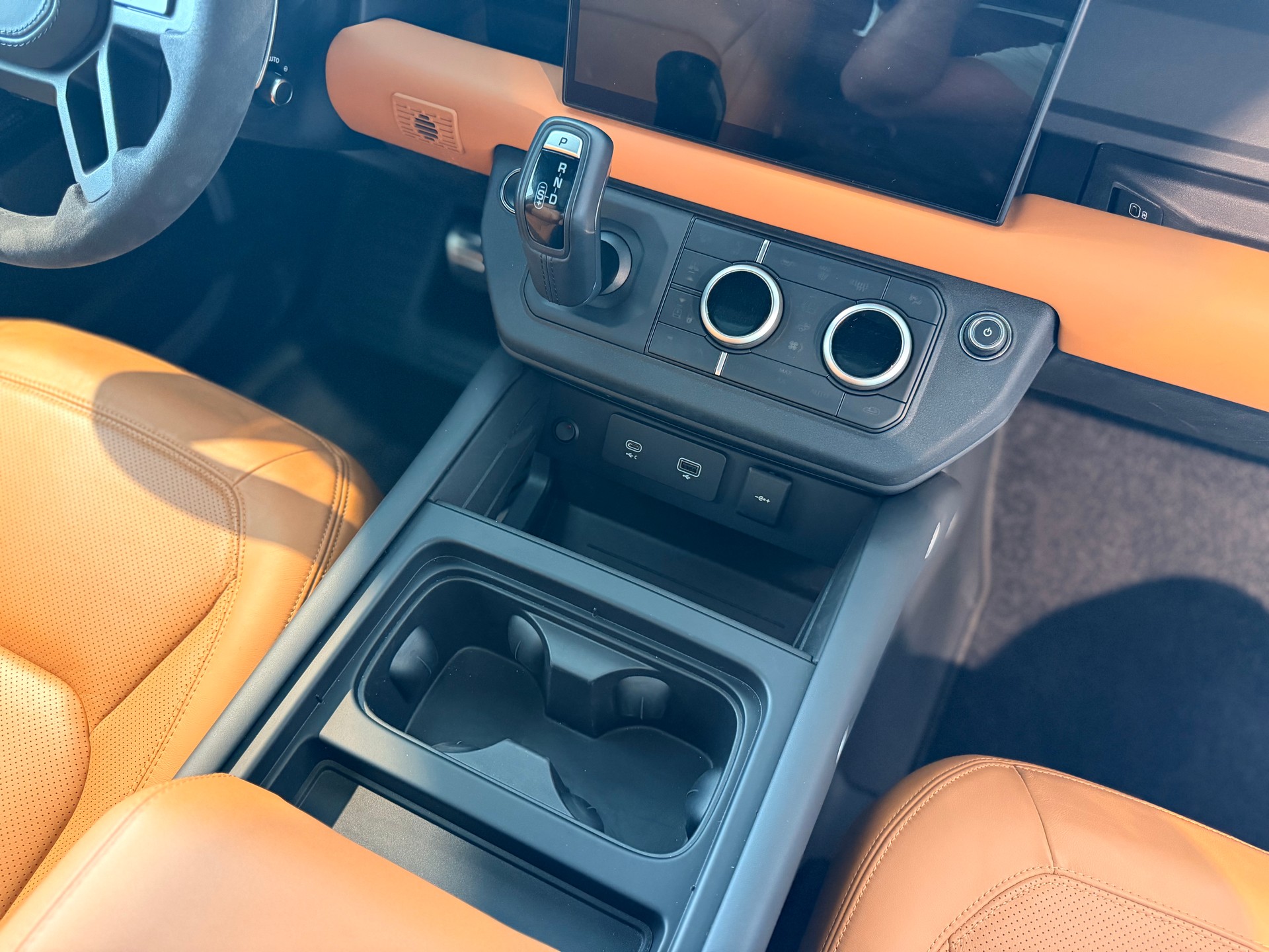 LAND ROVER Defender 110 525 V8 5.0 URBAN-EDITION-image-29
