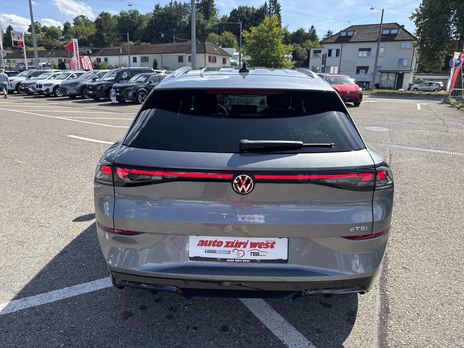 VW T-Roc 1.5 eTSi mHEV R-Line DSG-Automat-image-13
