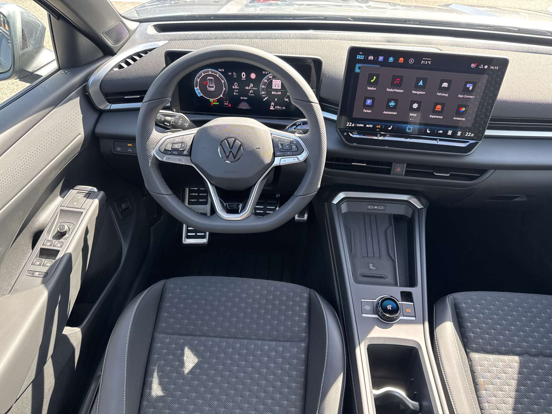 VW T-Roc 1.5 eTSi mHEV R-Line DSG-Automat-image-3
