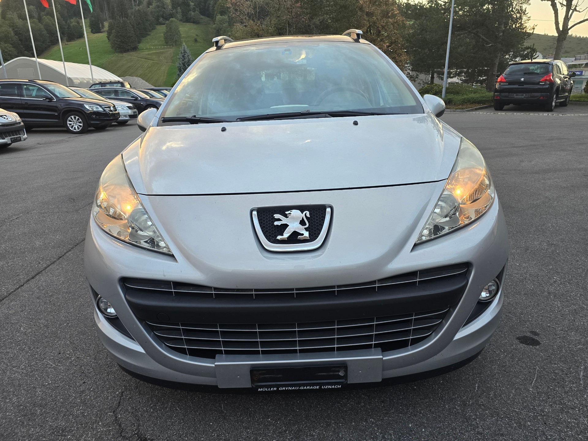 PEUGEOT 207 SW 1.4 16V Swiss Edition