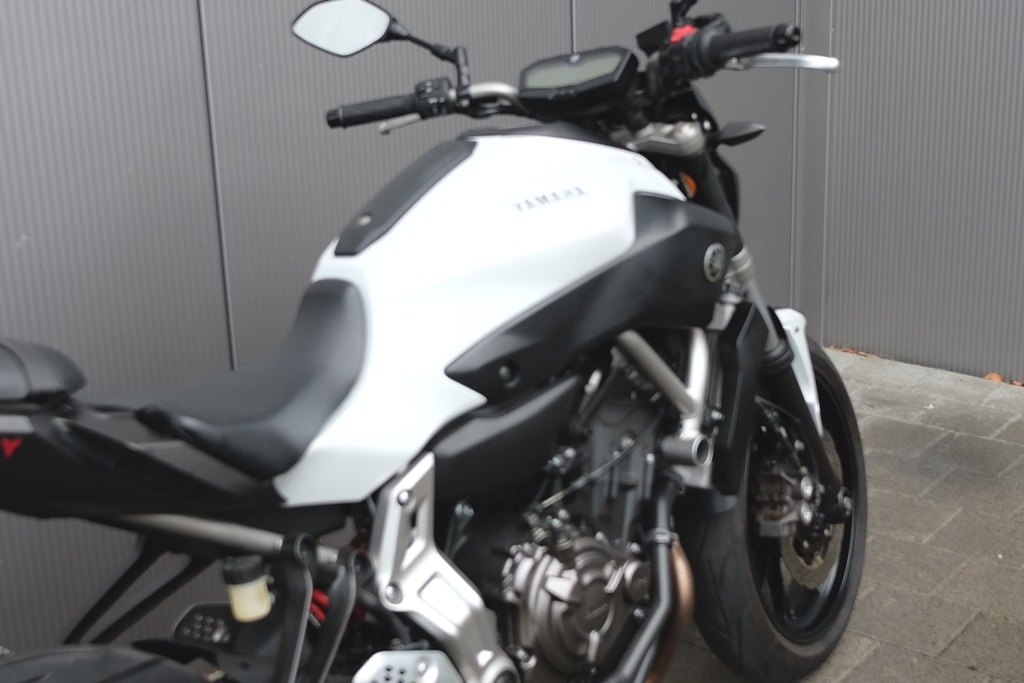 YAMAHA MT-07 ABS-showroom-element-2