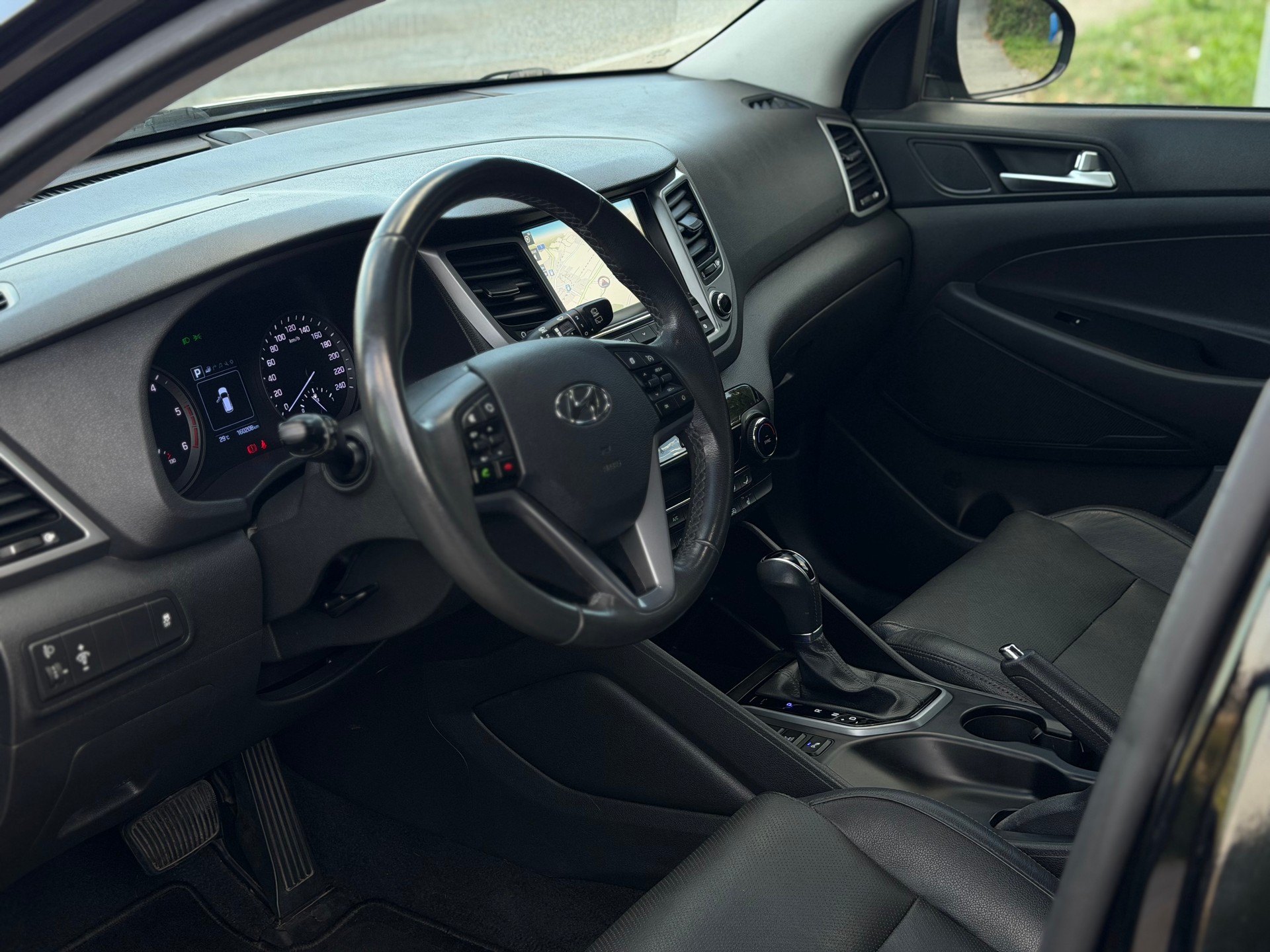 HYUNDAI Tucson 2.0 CRDI Vertex 4WD Automatic-image-7