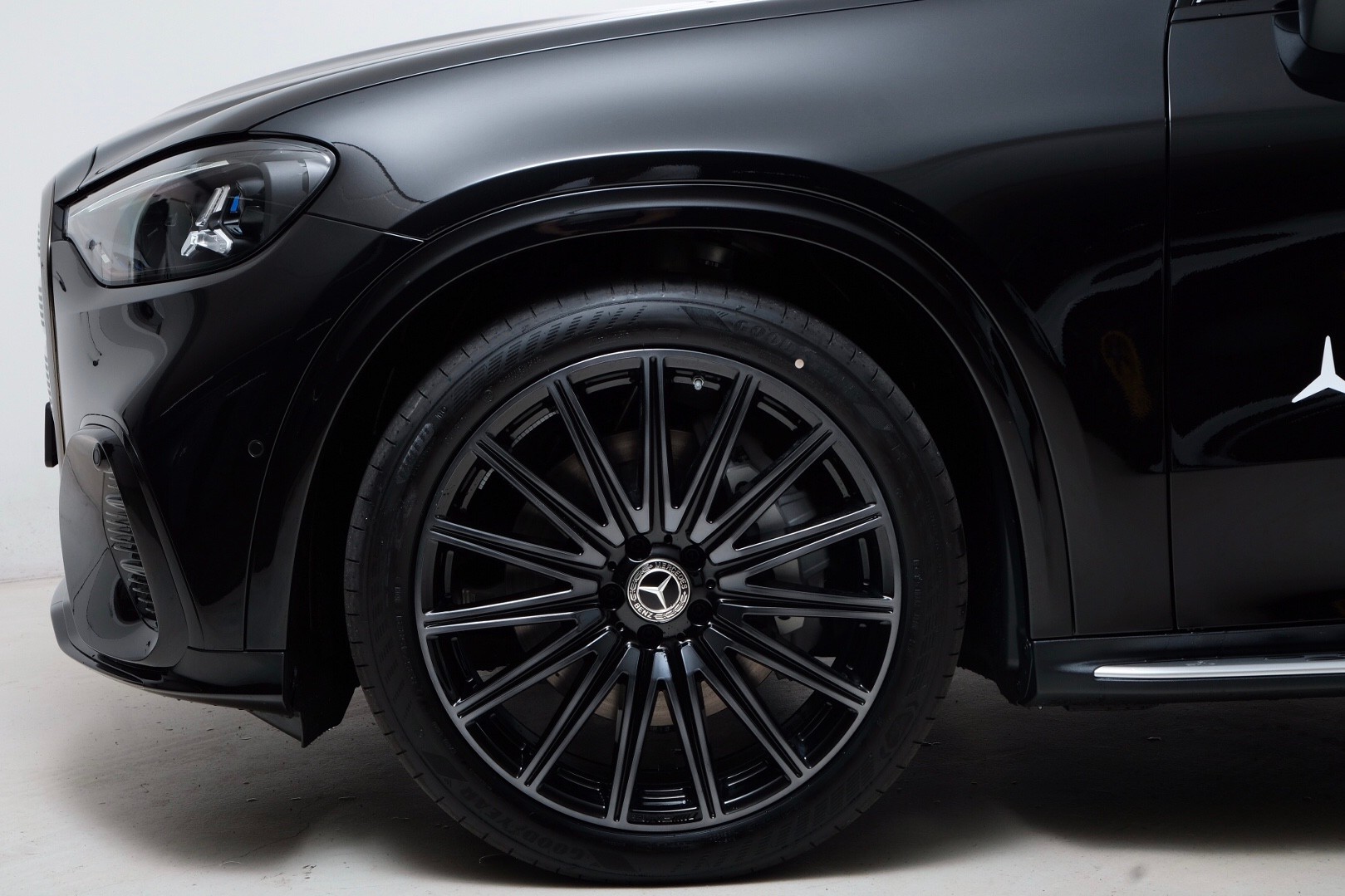 MERCEDES-BENZ GLC 400 4matic X540 Me-Fzg./ Demo-showroom-element-2