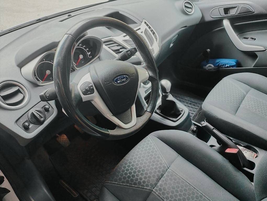FORD 1.4 16V Titanium-image-4