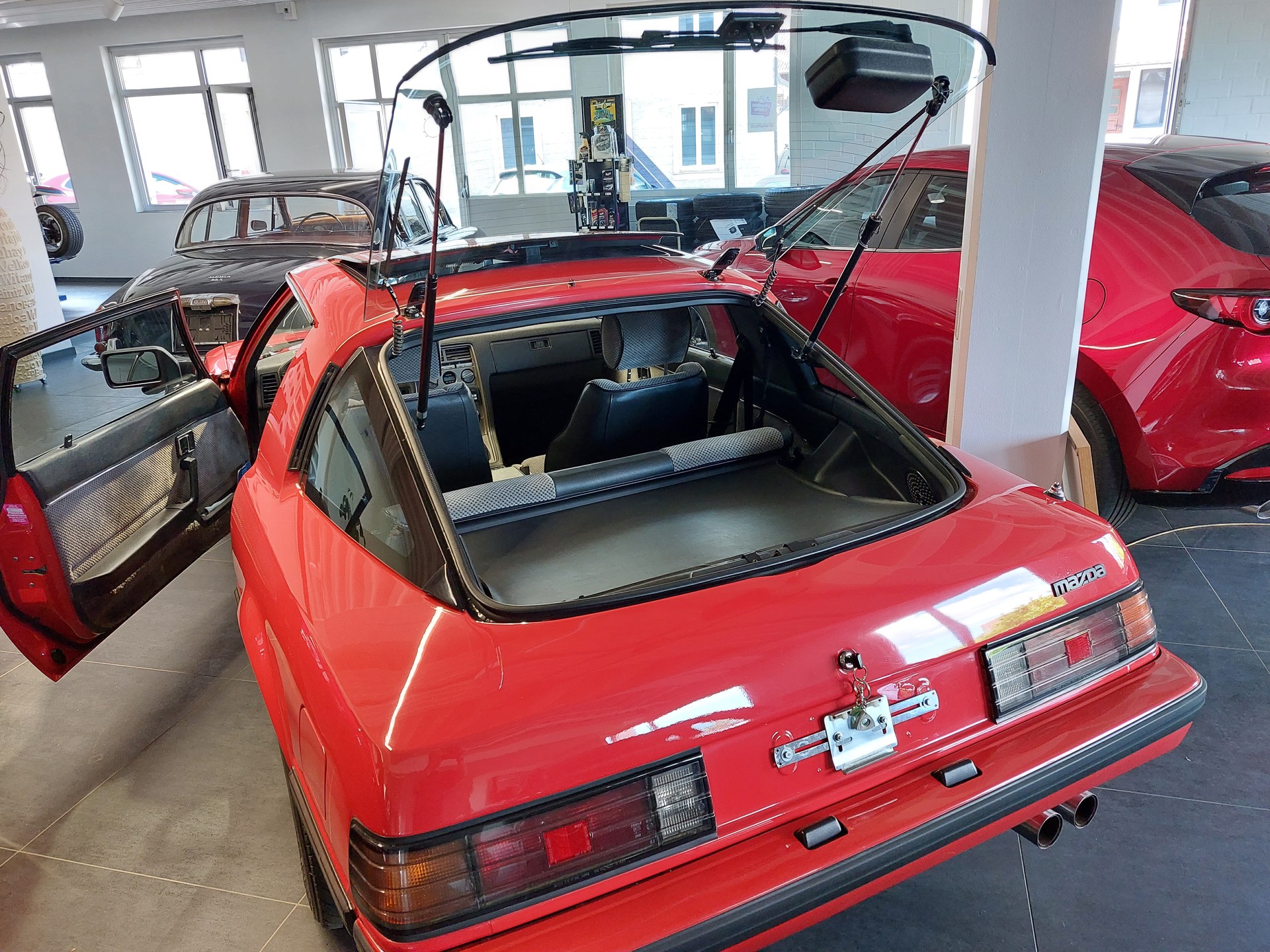 MAZDA RX-7-image-11