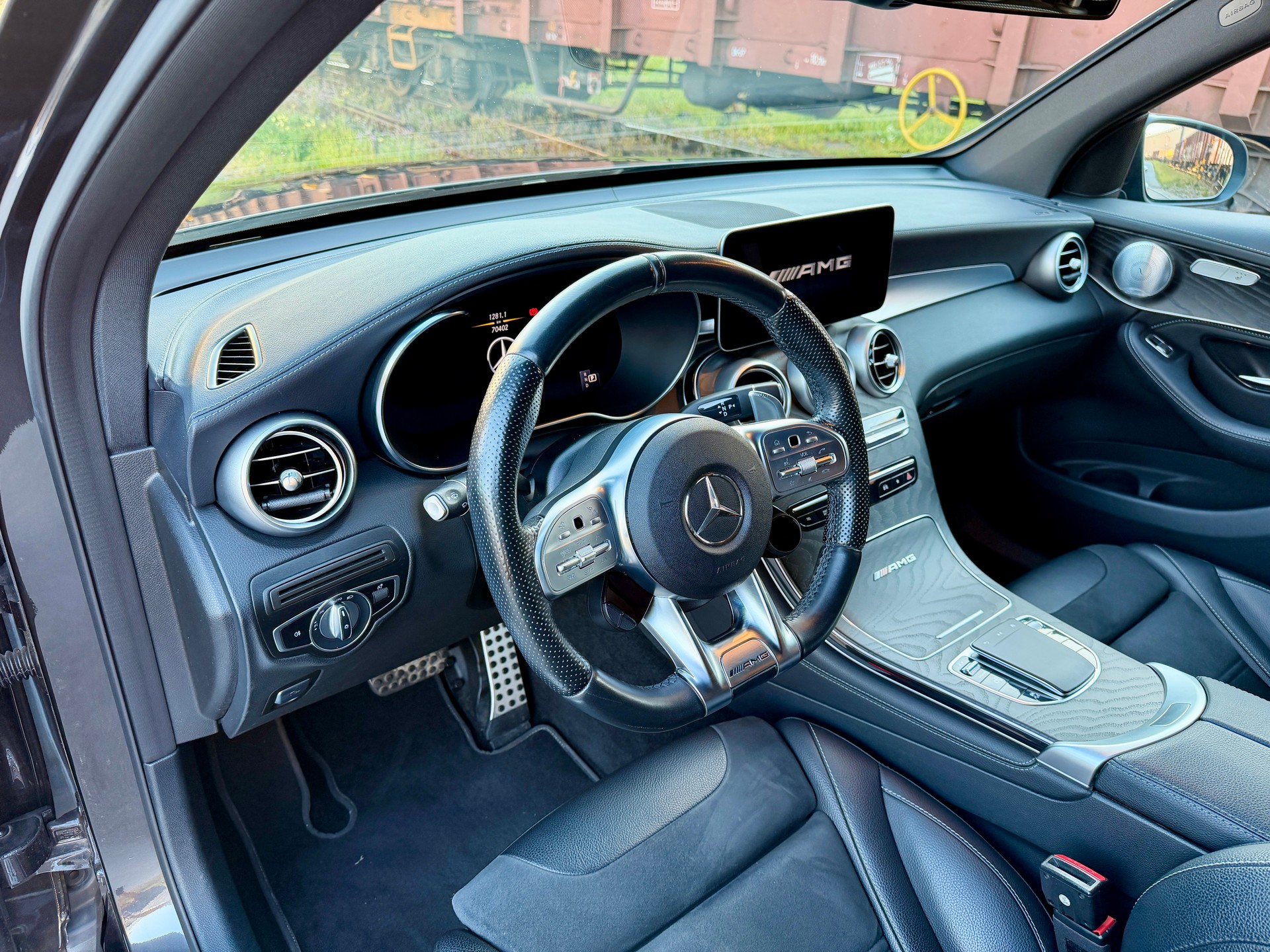 MERCEDES-BENZ GLC 63 AMG 4Matic 9G-Tronic-image-4