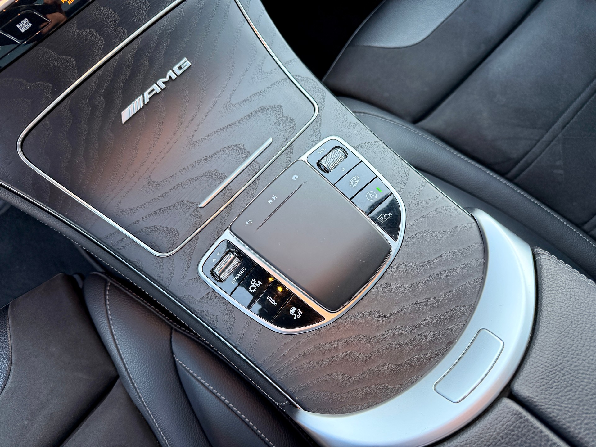 MERCEDES-BENZ GLC 63 AMG 4Matic 9G-Tronic-image-6