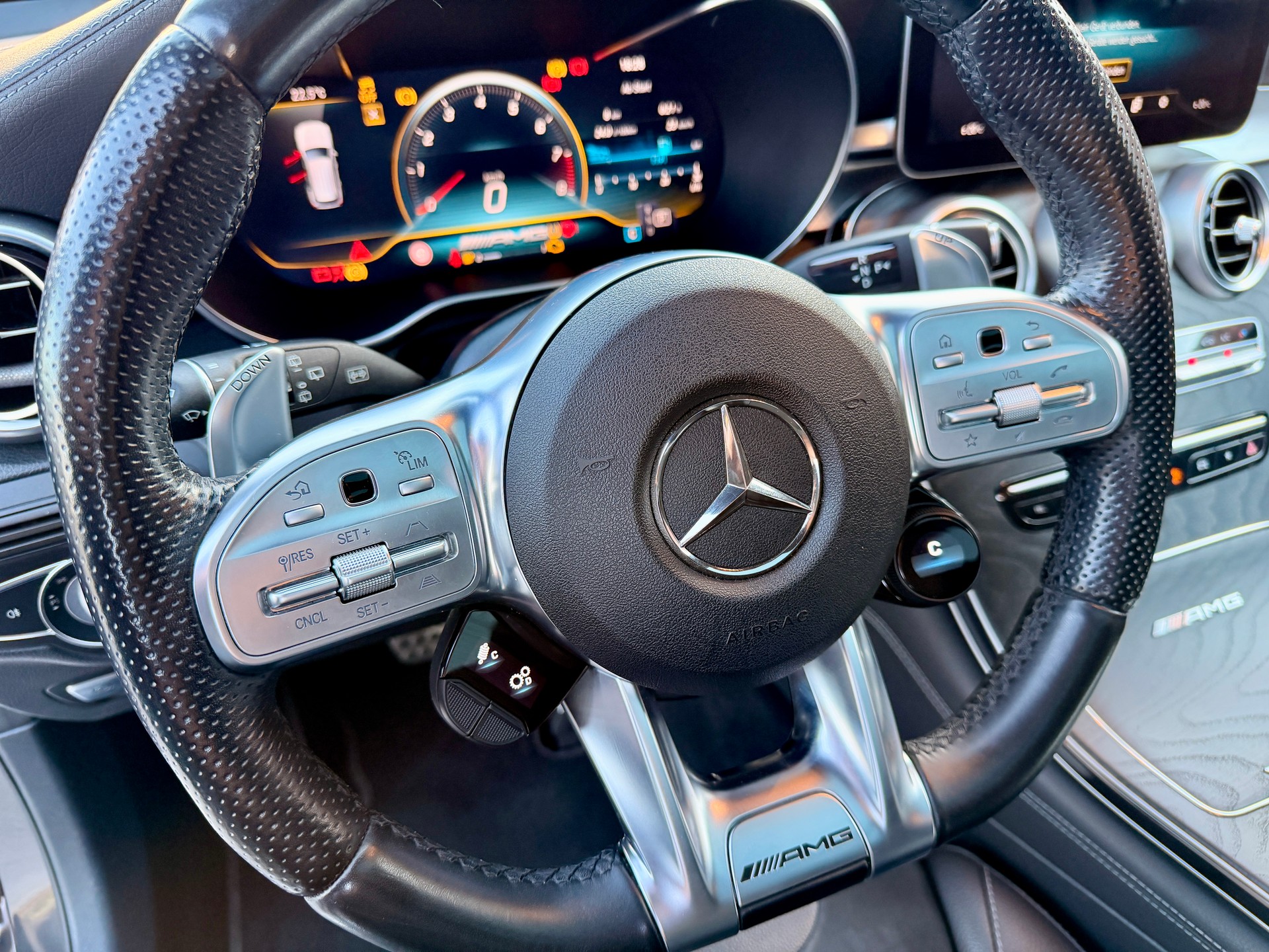 MERCEDES-BENZ GLC 63 AMG 4Matic 9G-Tronic-image-5