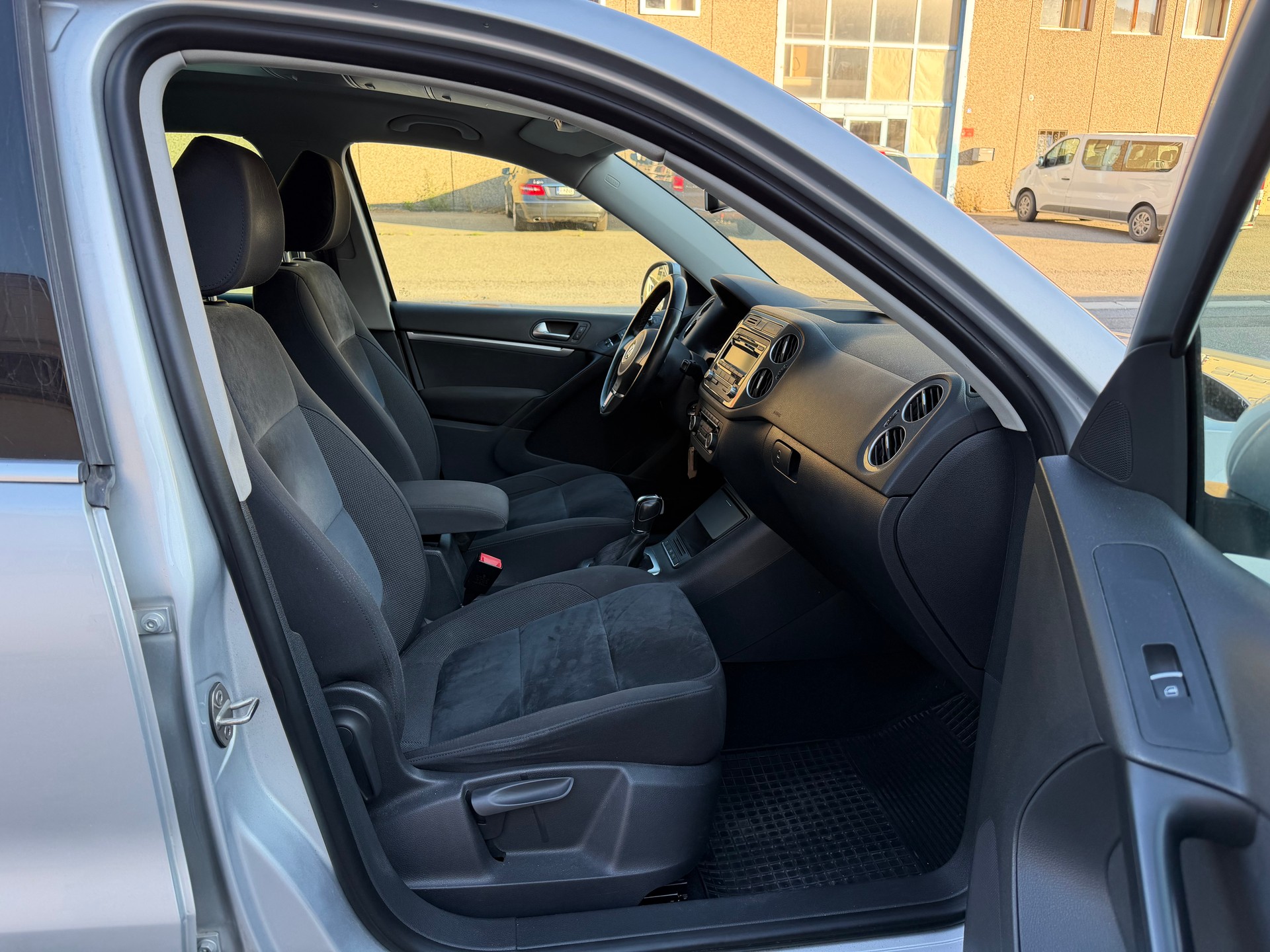 VW Tiguan 2.0 TSI Sport&Style 4Motion DSG-image-3