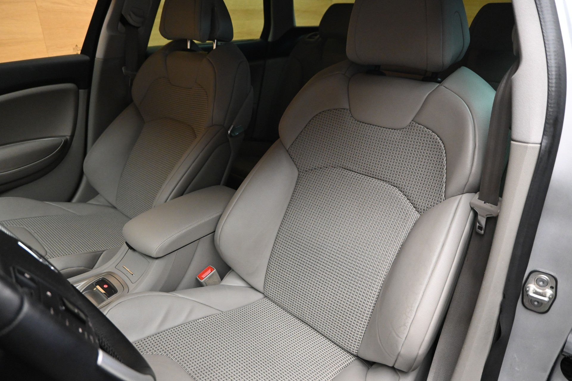CITROEN C5 Tourer 2.2 HDi Exclusive Automatic-image-5