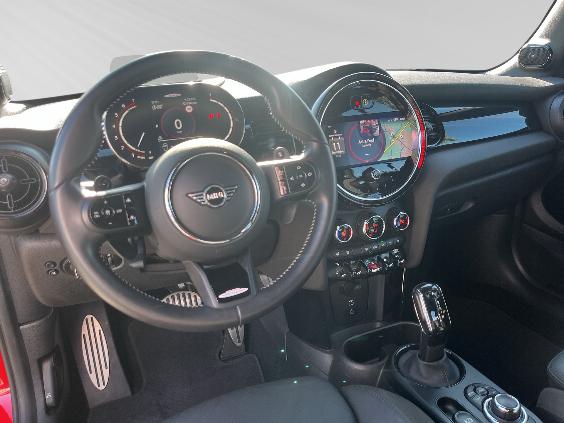 MINI Cooper John Cooper Works Cabriolet Steptronic-image-5
