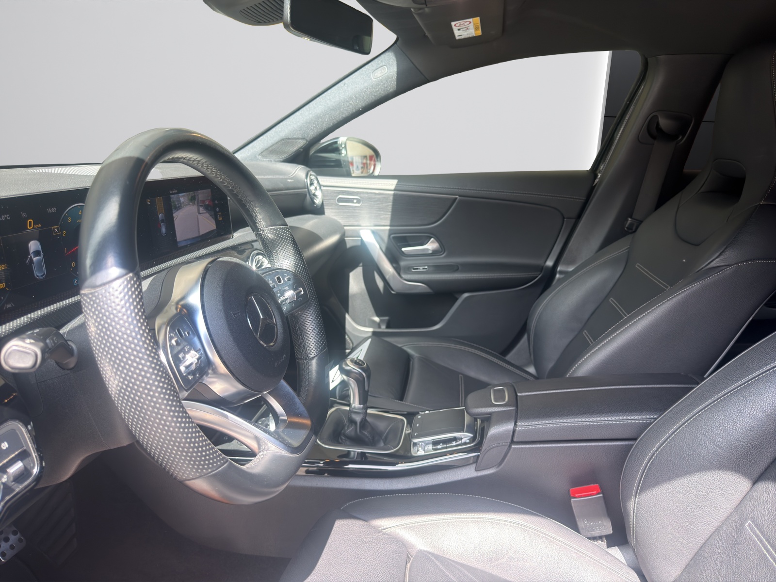 MERCEDES-BENZ A 200 AMG Line-image-8