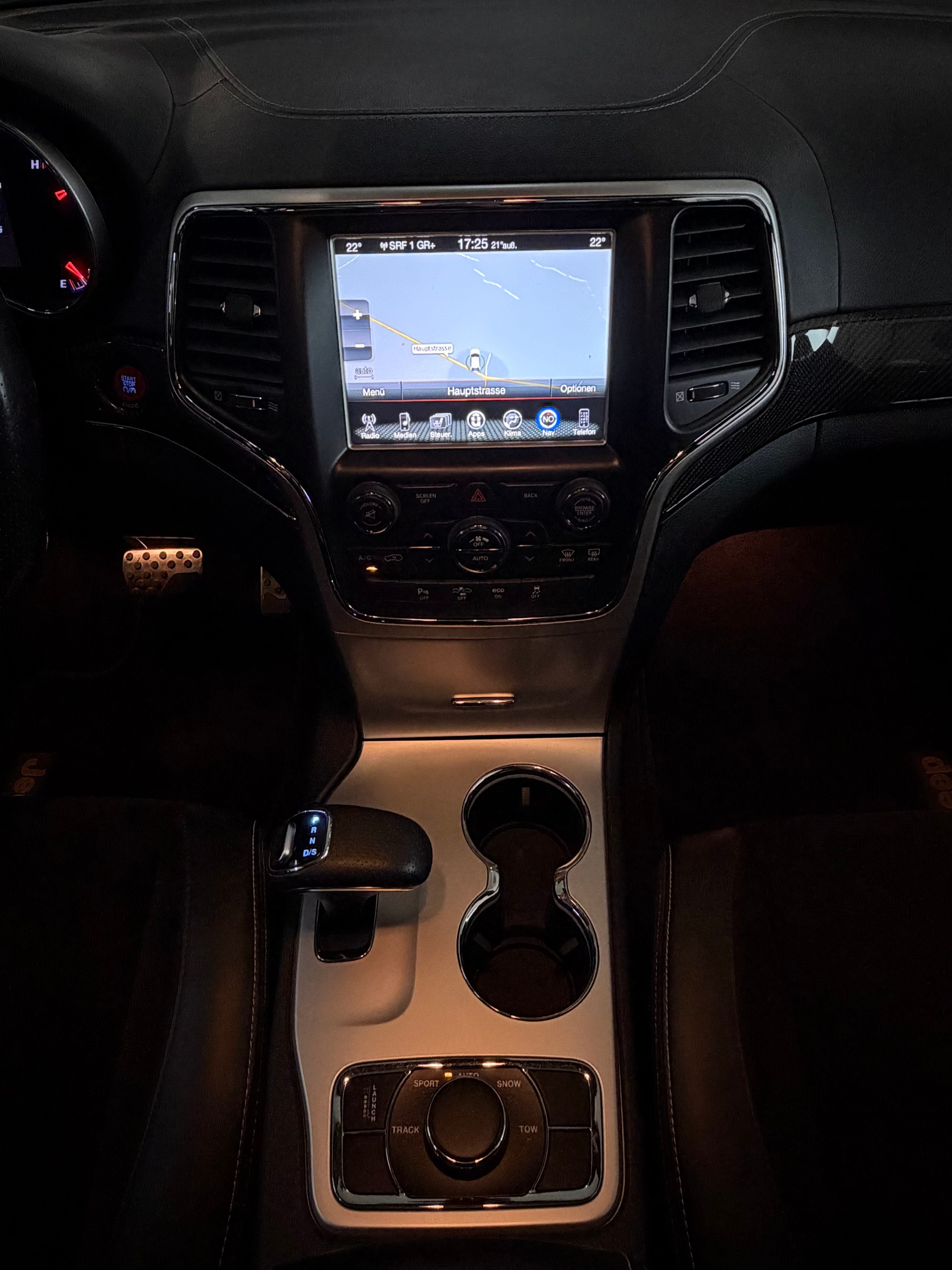 JEEP Grand Cherokee 6.4 V8 HEMI SRT8 Automatic-image-8