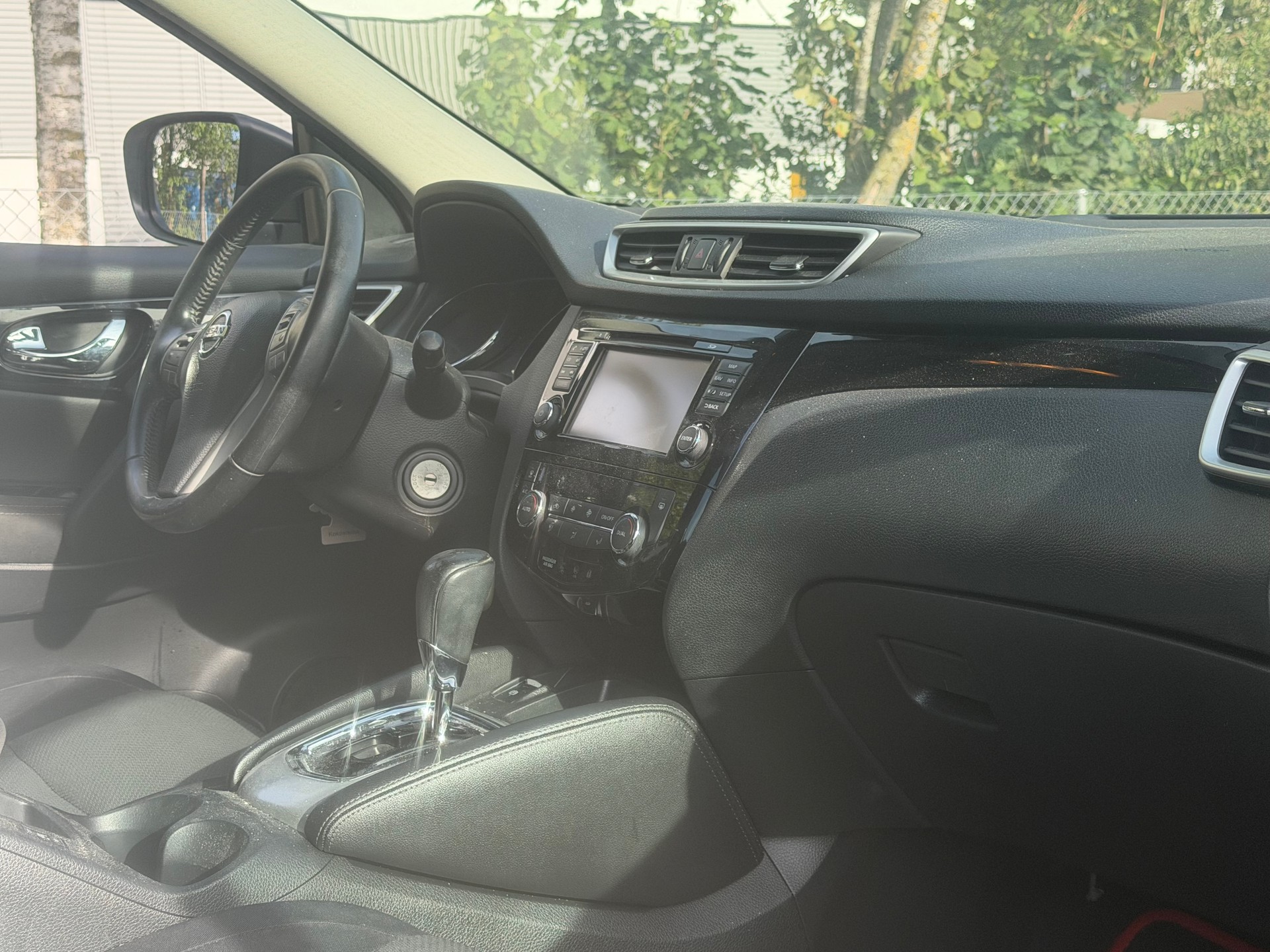 NISSAN QASHQAI-image-2
