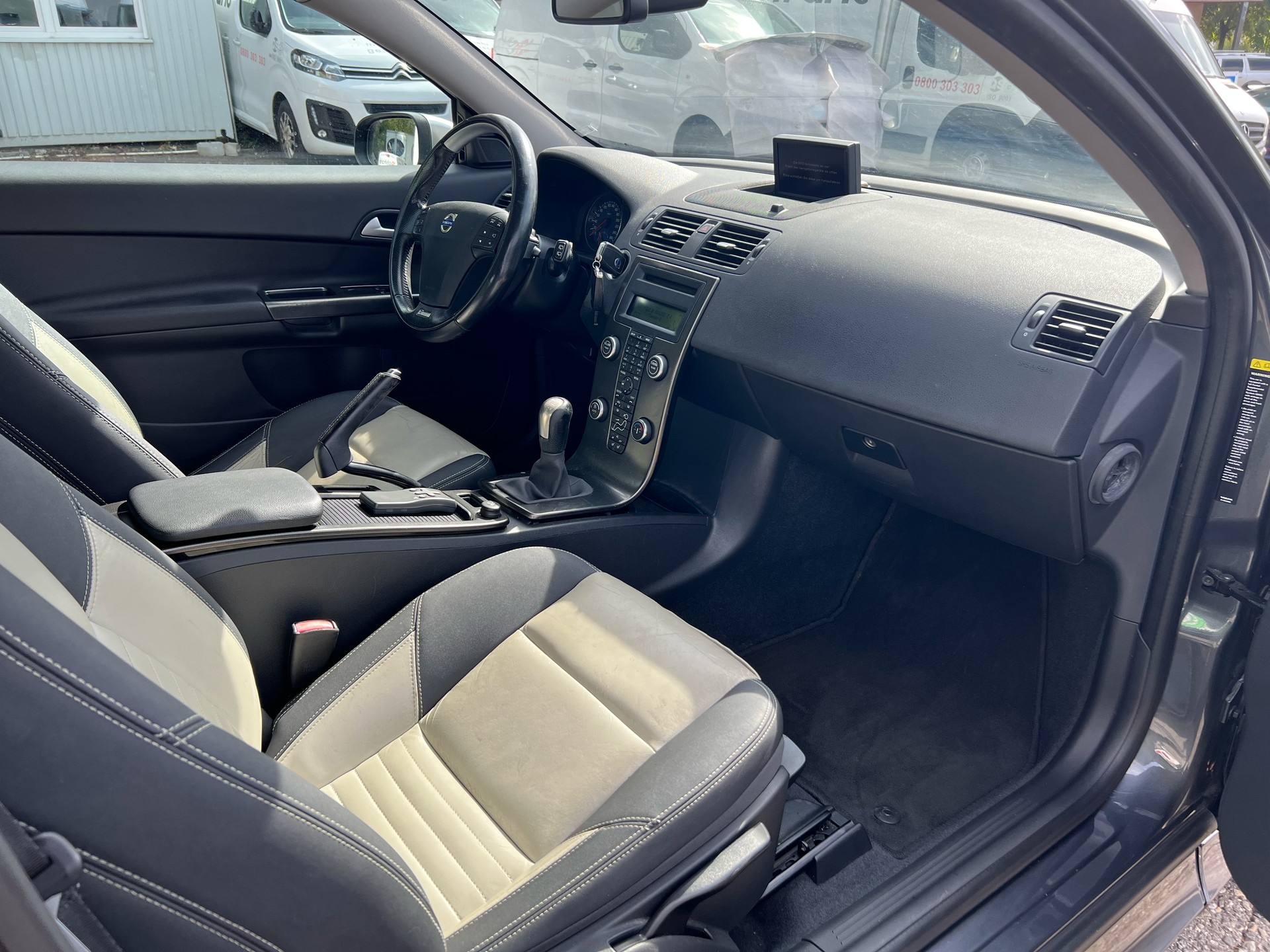 VOLVO C30 2.0D Momentum-image-10